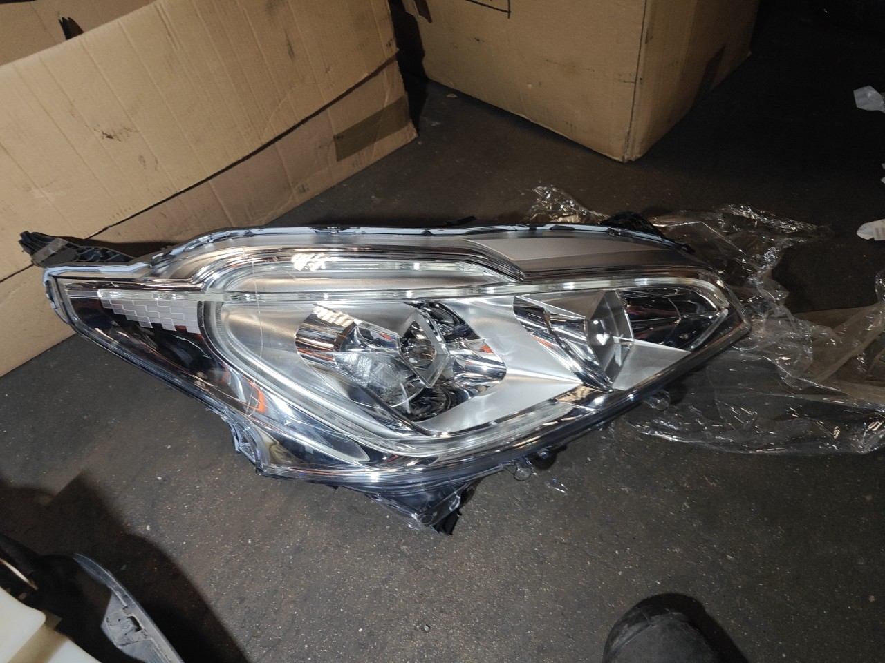 Farol Frente Direito / Otica Direita PEUGEOT 208 I (CA_, CC_) | 12 - 