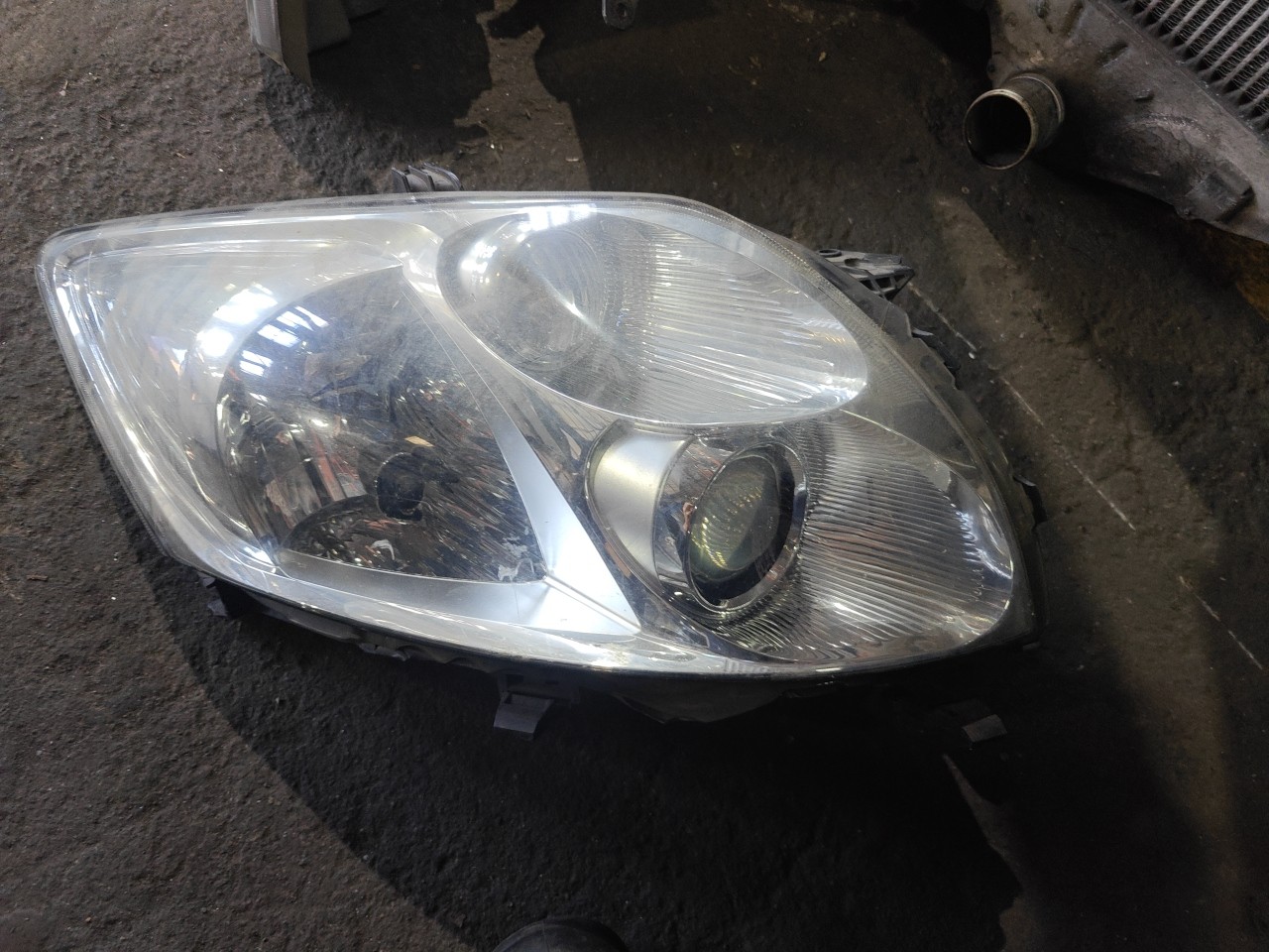 Farol Frente Direito / Otica Direita TOYOTA AURIS (_E15_) | 06 - 12