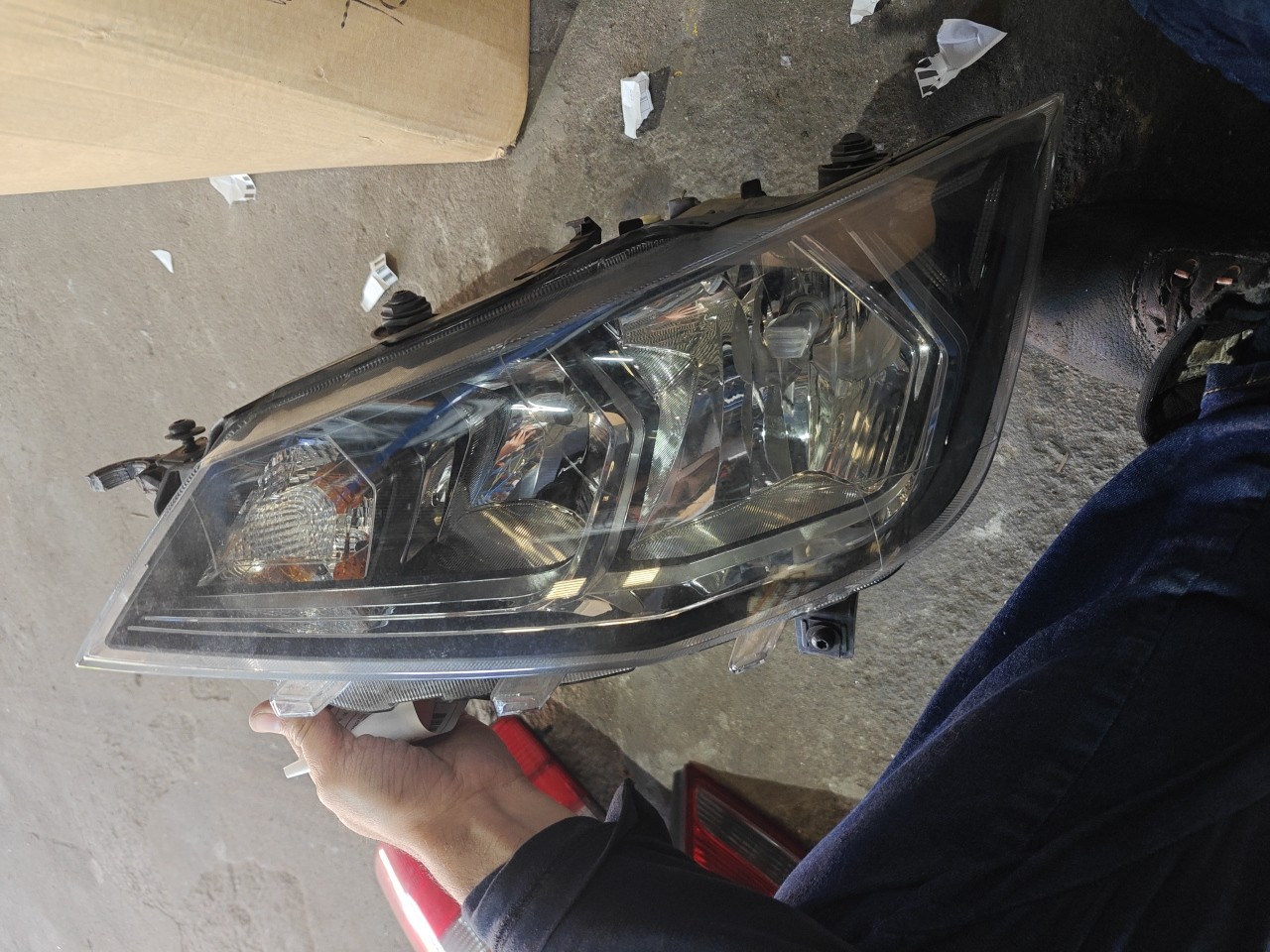 Farol Frente Esquerdo / Otica Esquerda SEAT ARONA (KJ7) | 17 - 