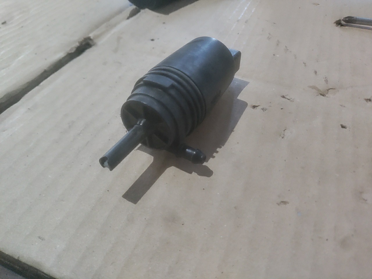 Motor do deposito de agua do Limpa Vidros BMW 1 (E87) | 03 - 13 Imagem-1 Motor do deposito de agua do Limpa Vidros BMW 1 (E87) | 03 - 13 Imagem-1