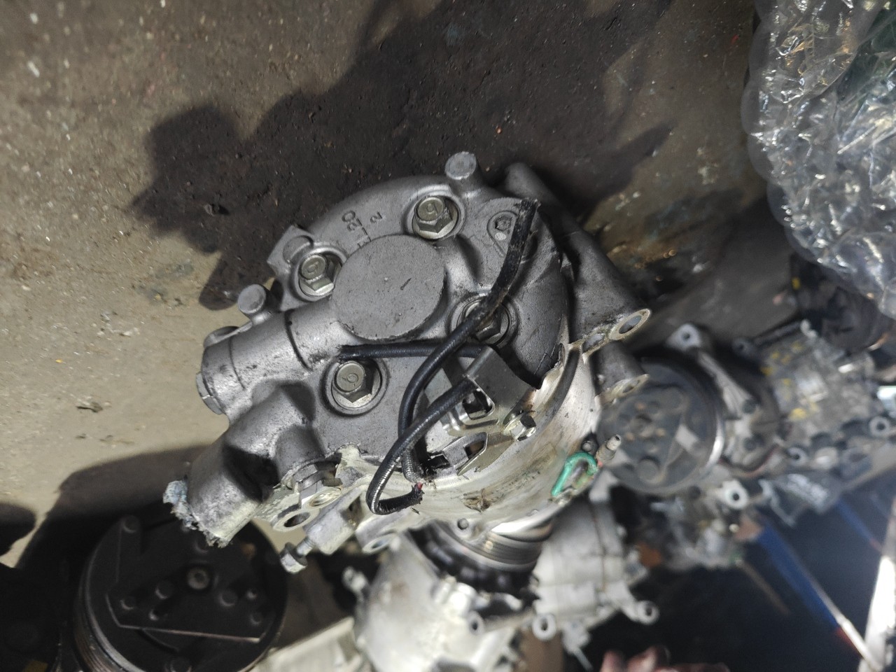 Compressor de Ar condicionado AC HONDA JAZZ III (GE_, GG_, GP_, ZA_) | 07 -  Imagem-3 Compressor de Ar condicionado AC HONDA JAZZ III (GE_, GG_, GP_, ZA_) | 07 -  Imagem-3