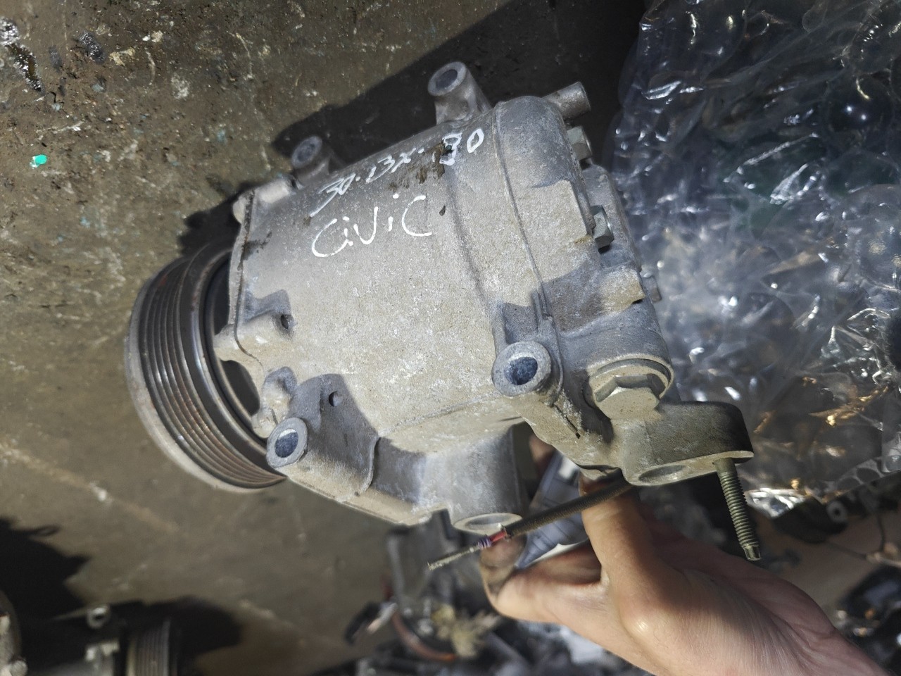 Compressor de Ar condicionado AC HONDA CIVIC VII três volumes (ES, ET) | 00 - 06 Imagem-4 Compressor de Ar condicionado AC HONDA CIVIC VII três volumes (ES, ET) | 00 - 06 Imagem-4