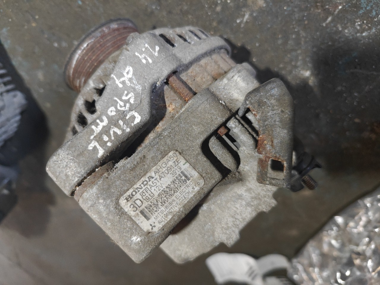 Alternador HONDA CIVIC VII Hatchback (EU, EP, EV) | 99 - 06 Imagem-1 Alternador HONDA CIVIC VII Hatchback (EU, EP, EV) | 99 - 06 Imagem-1