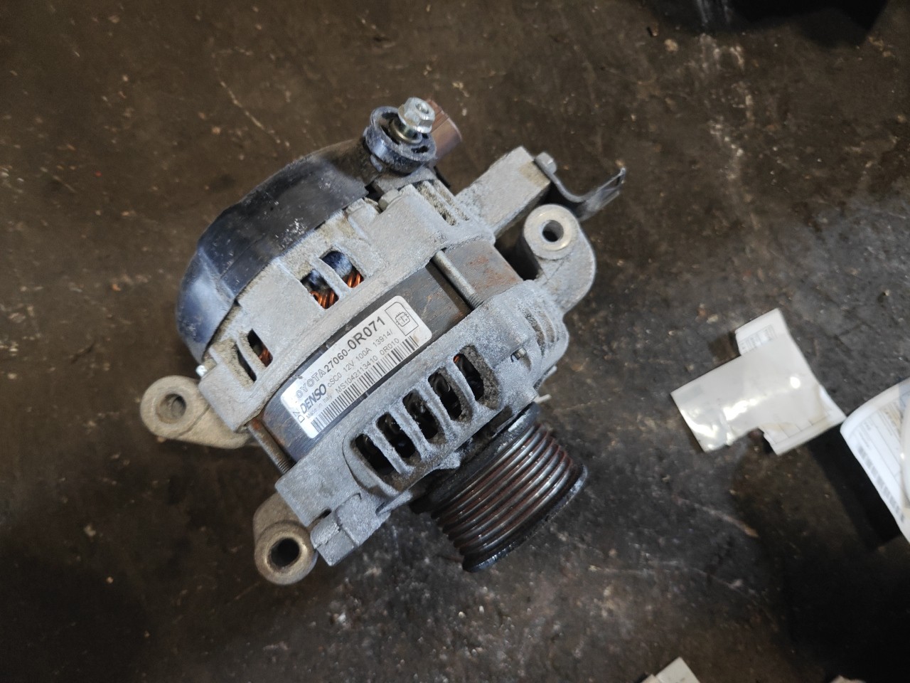 Alternador TOYOTA AVENSIS três volumes (_T27_) | 08 - 18