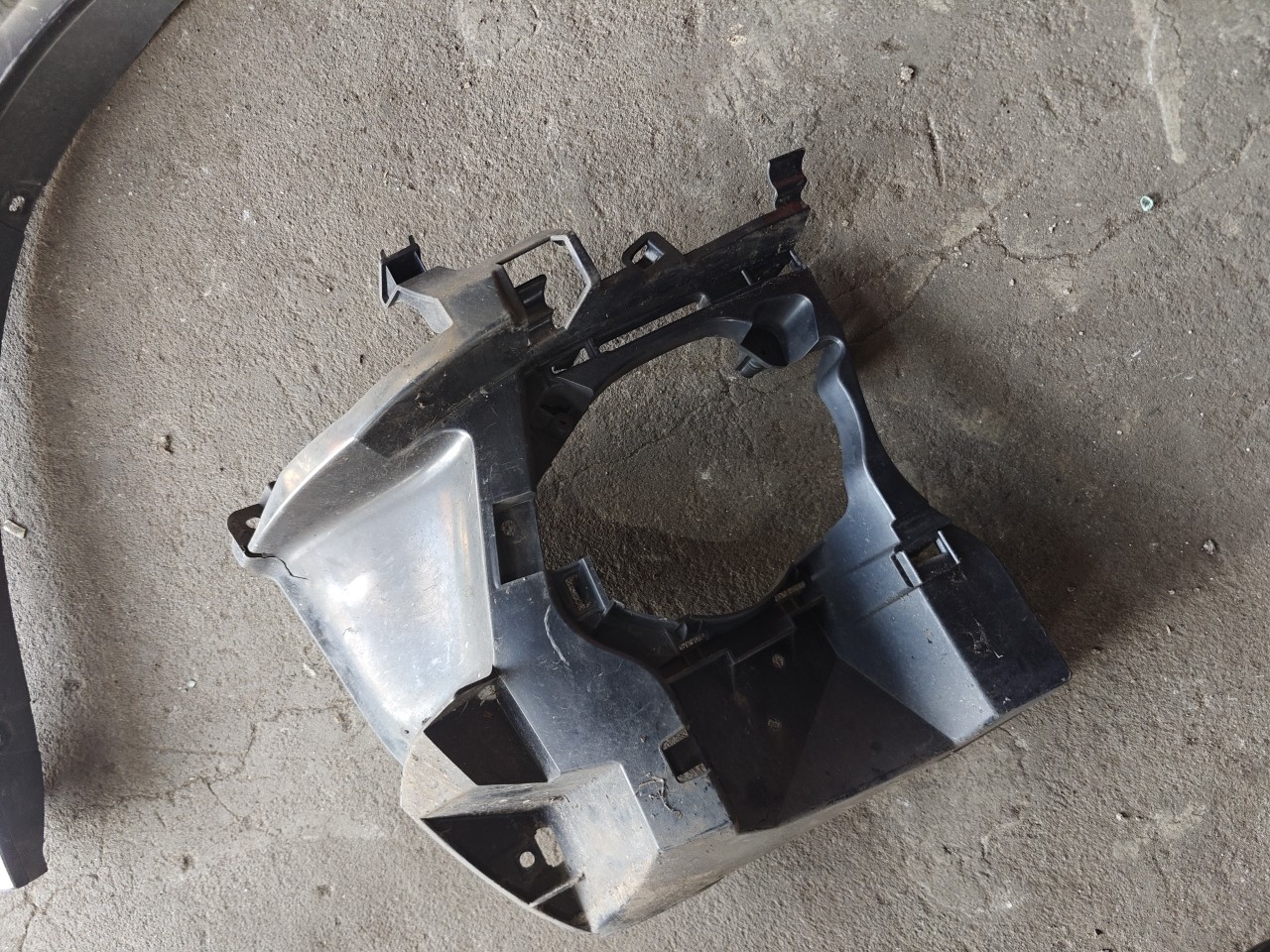 Suporte / Guia Direita do Parachoques Frente BMW 4 Gran Coupe (F36) | 14 - 