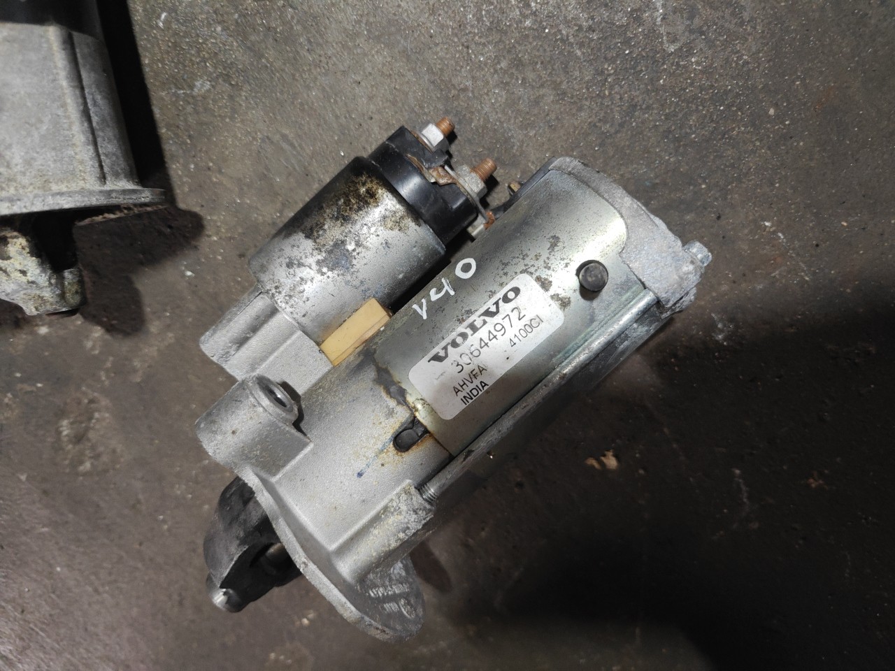 Motor de Arranque VOLVO V40 Hatchback (525, 526) | 12 - 