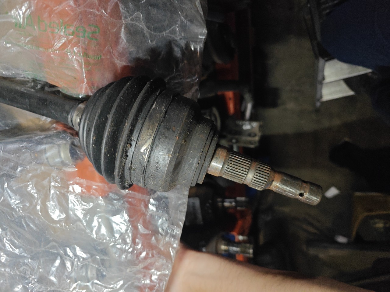 Transmissão Frente Direita OPEL ASTRA H (A04) | 04 - 14 Imagem-1 Transmissão Frente Direita OPEL ASTRA H (A04) | 04 - 14 Imagem-1