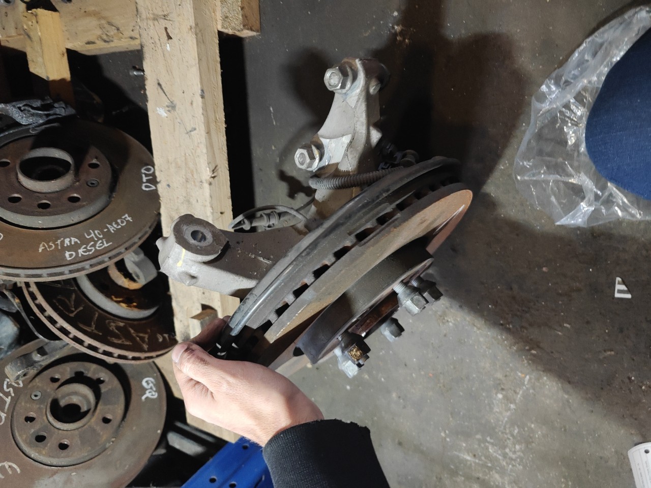 Manga de Eixo Frente Direita OPEL ASTRA J (P10) | 09 - 15 Imagem-1 Manga de Eixo Frente Direita OPEL ASTRA J (P10) | 09 - 15 Imagem-1