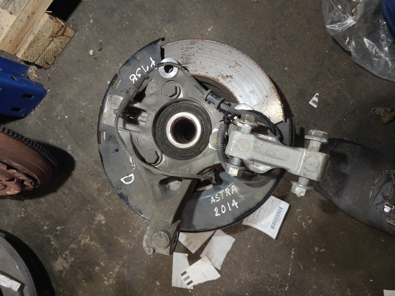 Manga de Eixo Frente Direita OPEL ASTRA J (P10) | 09 - 15 Imagem-2 Manga de Eixo Frente Direita OPEL ASTRA J (P10) | 09 - 15 Imagem-2