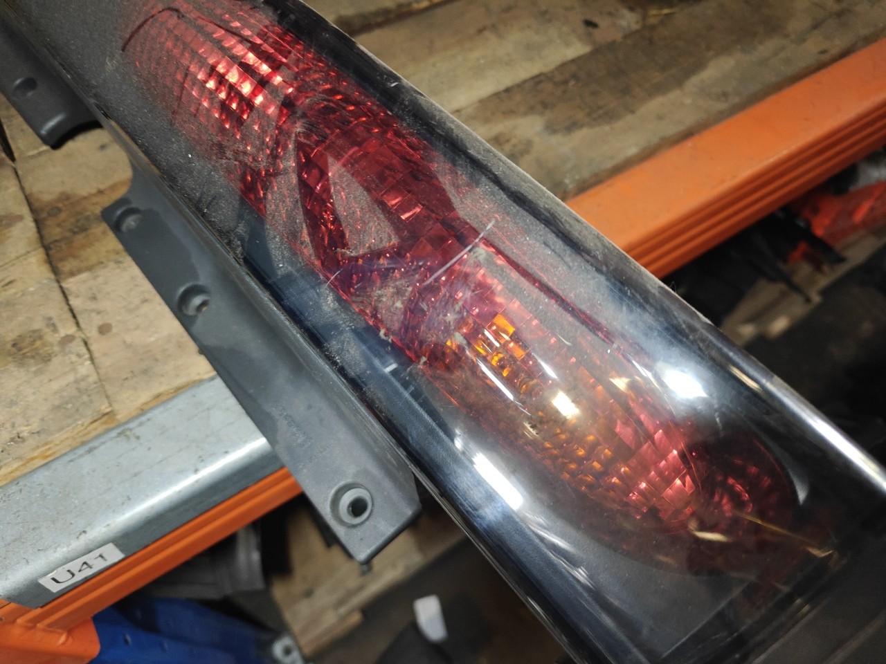 Farolim Direito do Painel Lanterna direitaIlharga OPEL VIVARO A Caixa (X83) | 01 -  Imagem-2 Farolim Direito do Painel Lanterna direitaIlharga OPEL VIVARO A Caixa (X83) | 01 -  Imagem-2