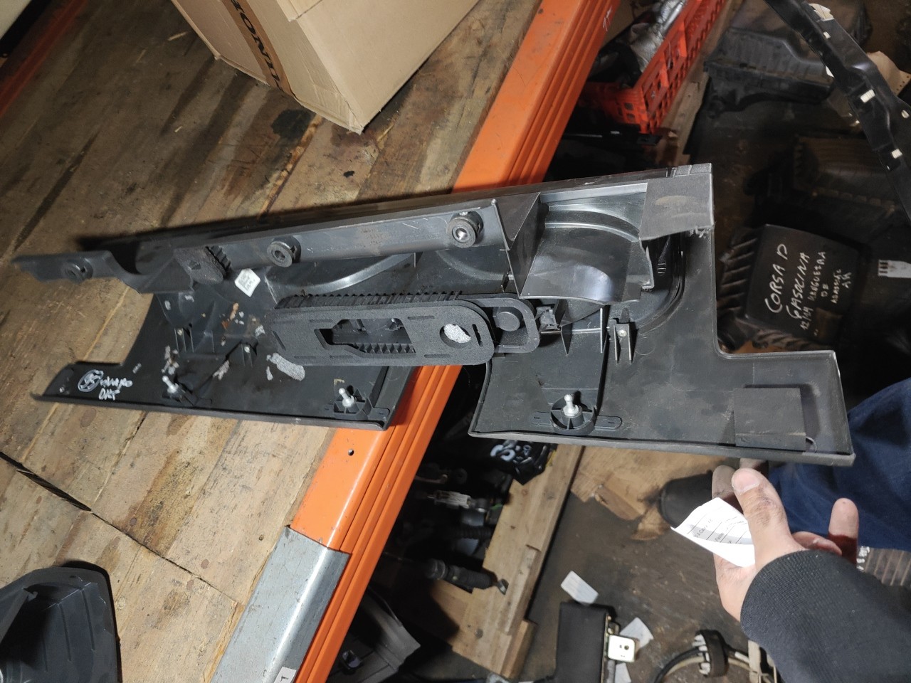 Farolim Direito do Painel Lanterna direitaIlharga OPEL VIVARO A Caixa (X83) | 01 -  Imagem-3 Farolim Direito do Painel Lanterna direitaIlharga OPEL VIVARO A Caixa (X83) | 01 -  Imagem-3