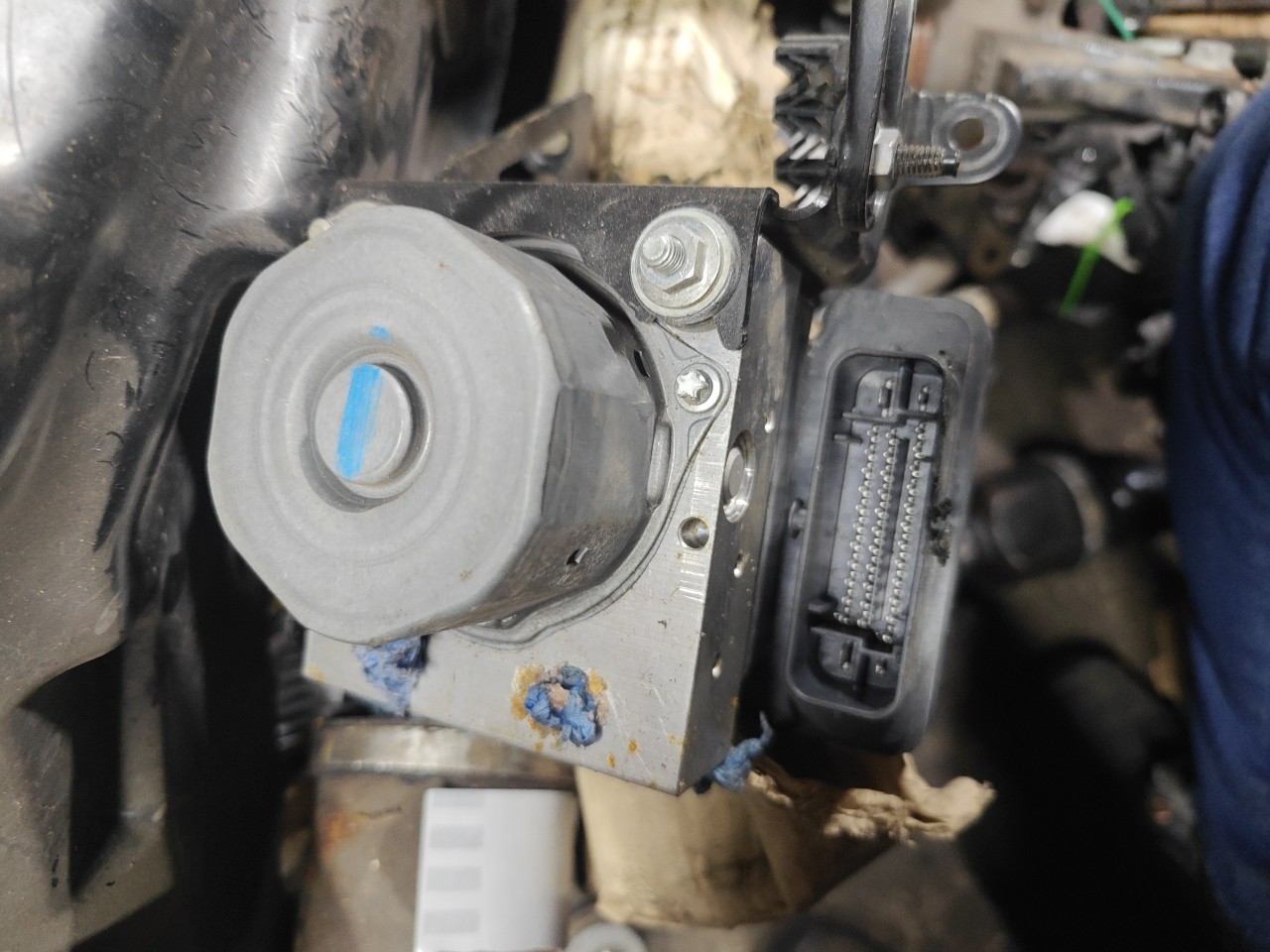 Bomba / Modulo ABS RENAULT TWINGO III (BCM_) | 14 -  Imagem-4