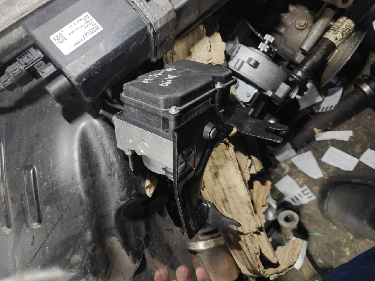Bomba / Modulo ABS RENAULT CLIO III (BR0/1, CR0/1) | 05 - 
