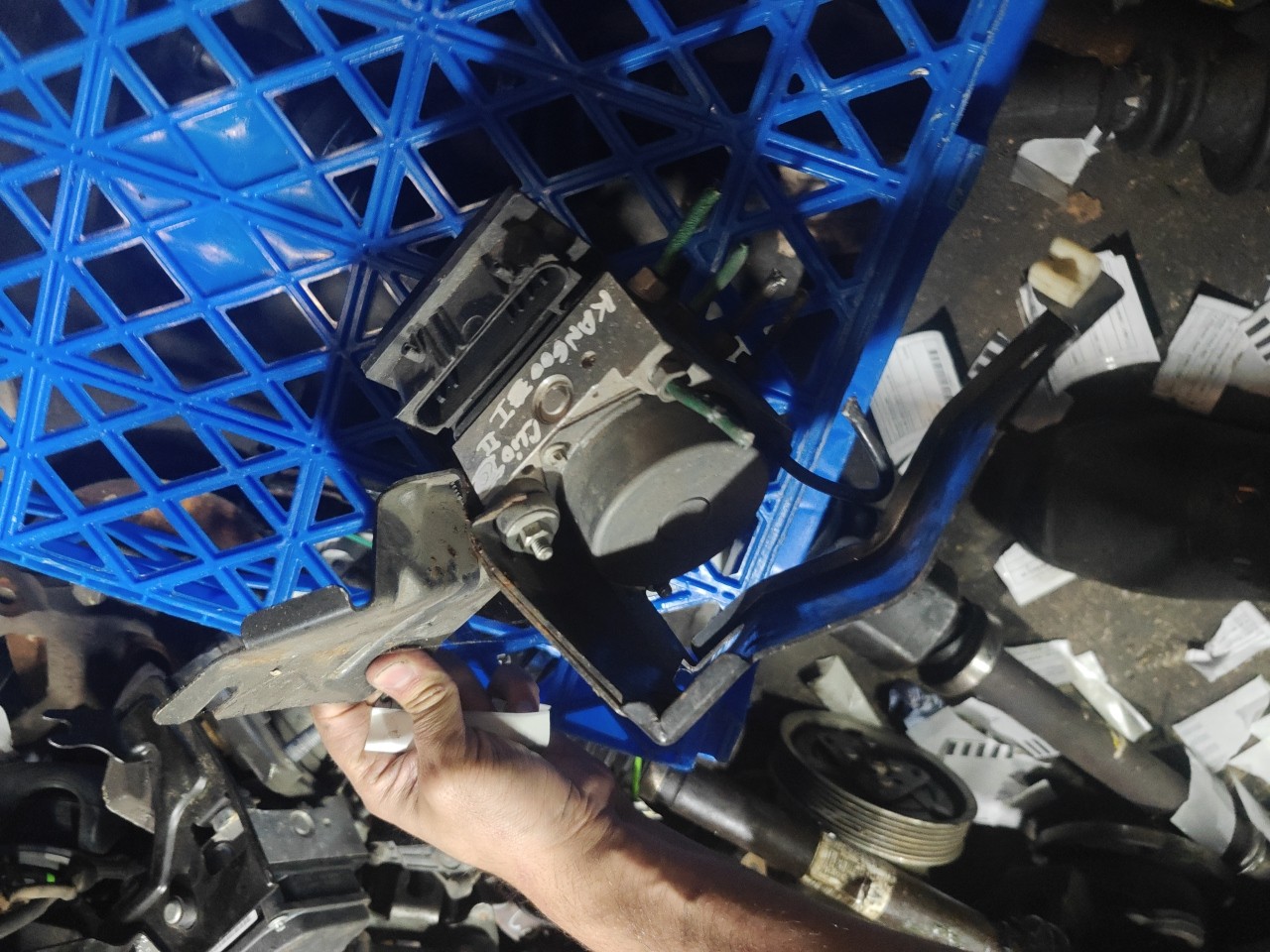Bomba / Modulo ABS RENAULT CLIO III (BR0/1, CR0/1) | 05 - 