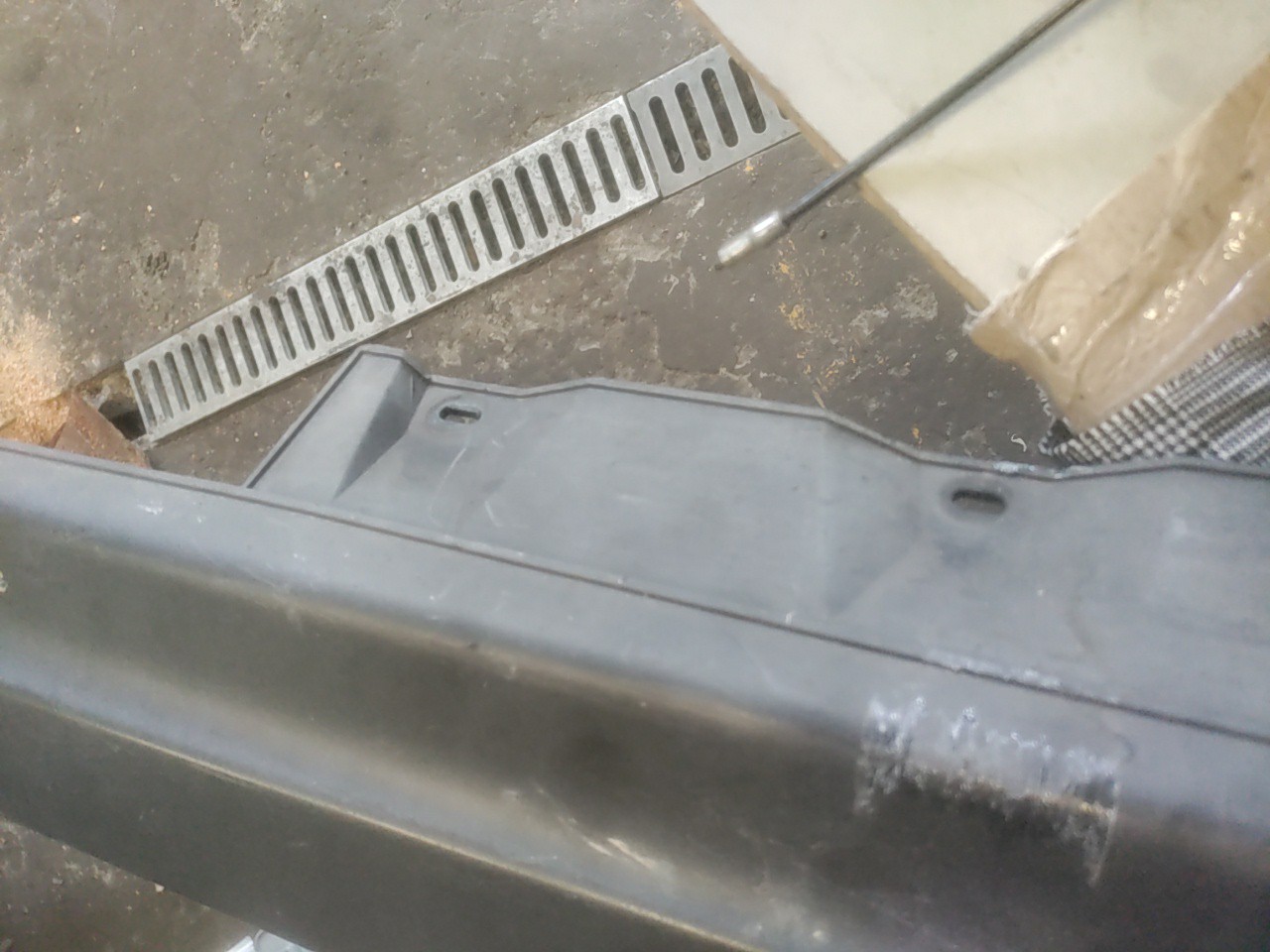 Embaladeira Direita plastico BMW X3 (E83) | 03 - 11 Imagem-4 Embaladeira Direita plastico BMW X3 (E83) | 03 - 11 Imagem-4