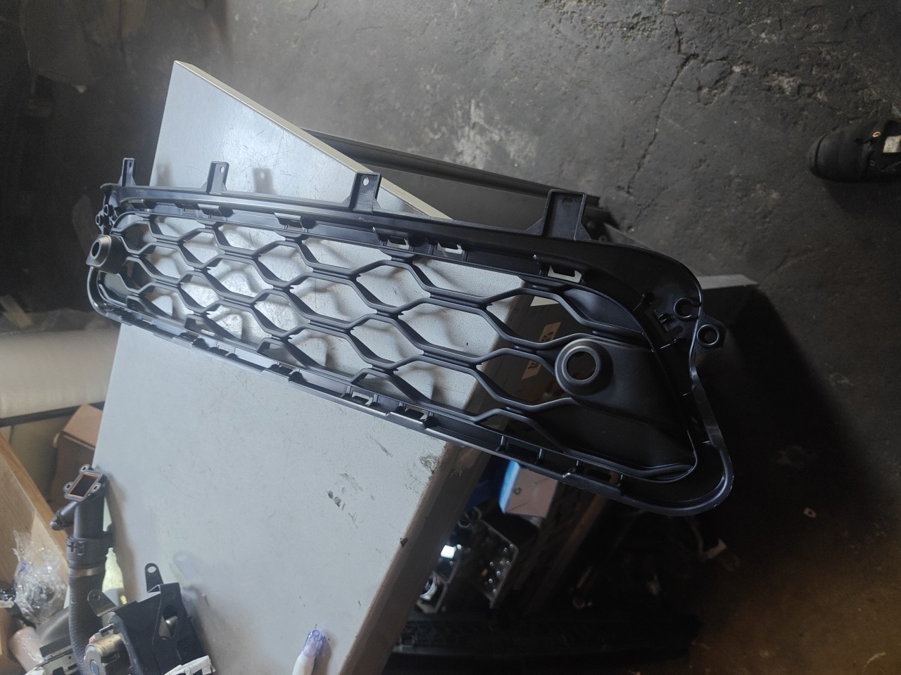 Grelha Inferior Central do Parachoques Frente MINI MINI COUNTRYMAN (F60) | 16 - 