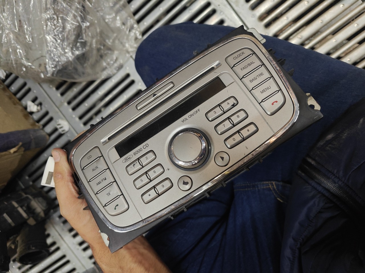 Auto Radio FORD FOCUS II (DA_, HCP, DP) | 04 - 13