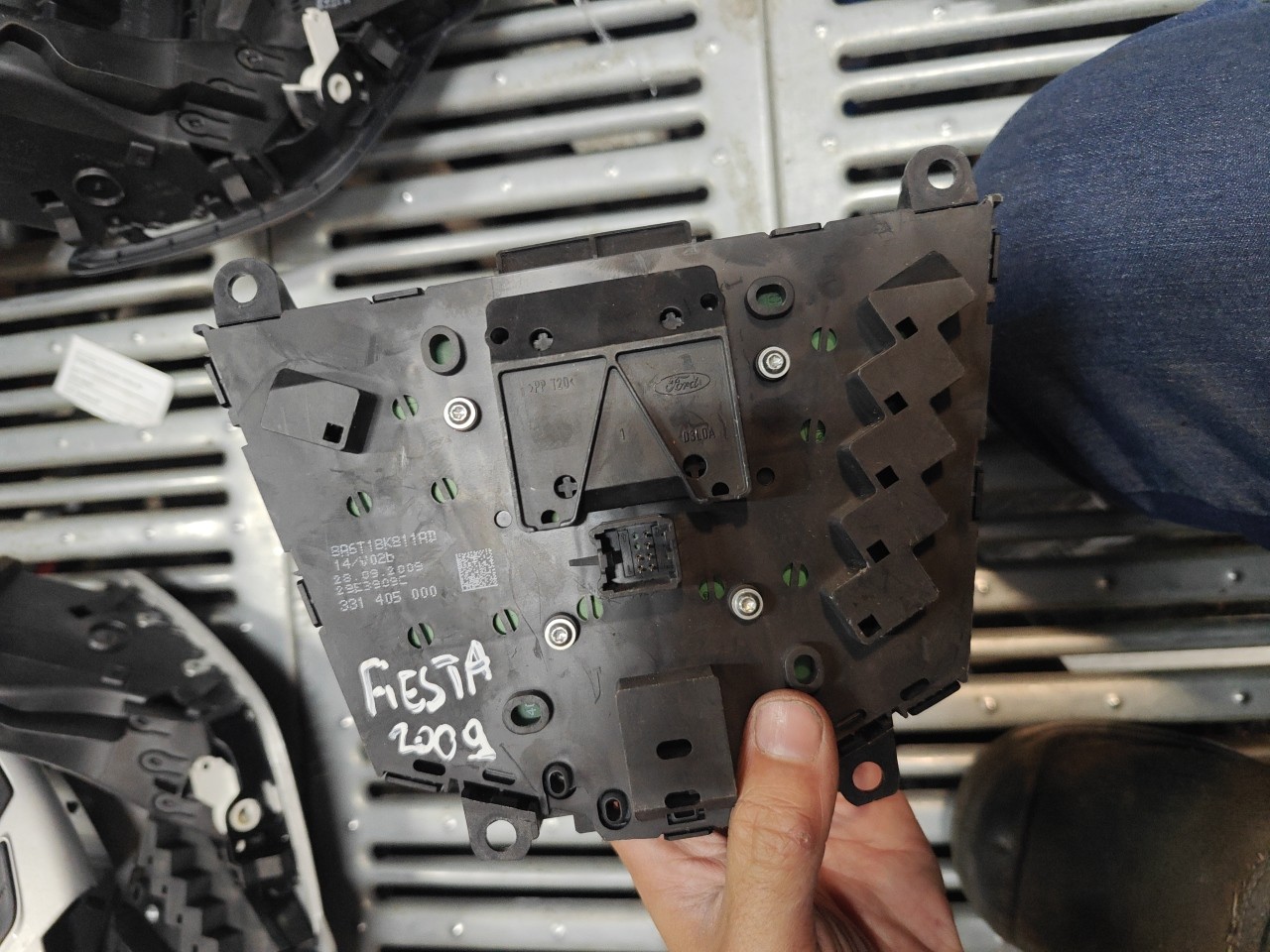 Comutador do Radio / Manete FORD FIESTA VI (CB1, CCN) | 08 -  Imagem-1 Comutador do Radio / Manete FORD FIESTA VI (CB1, CCN) | 08 -  Imagem-1