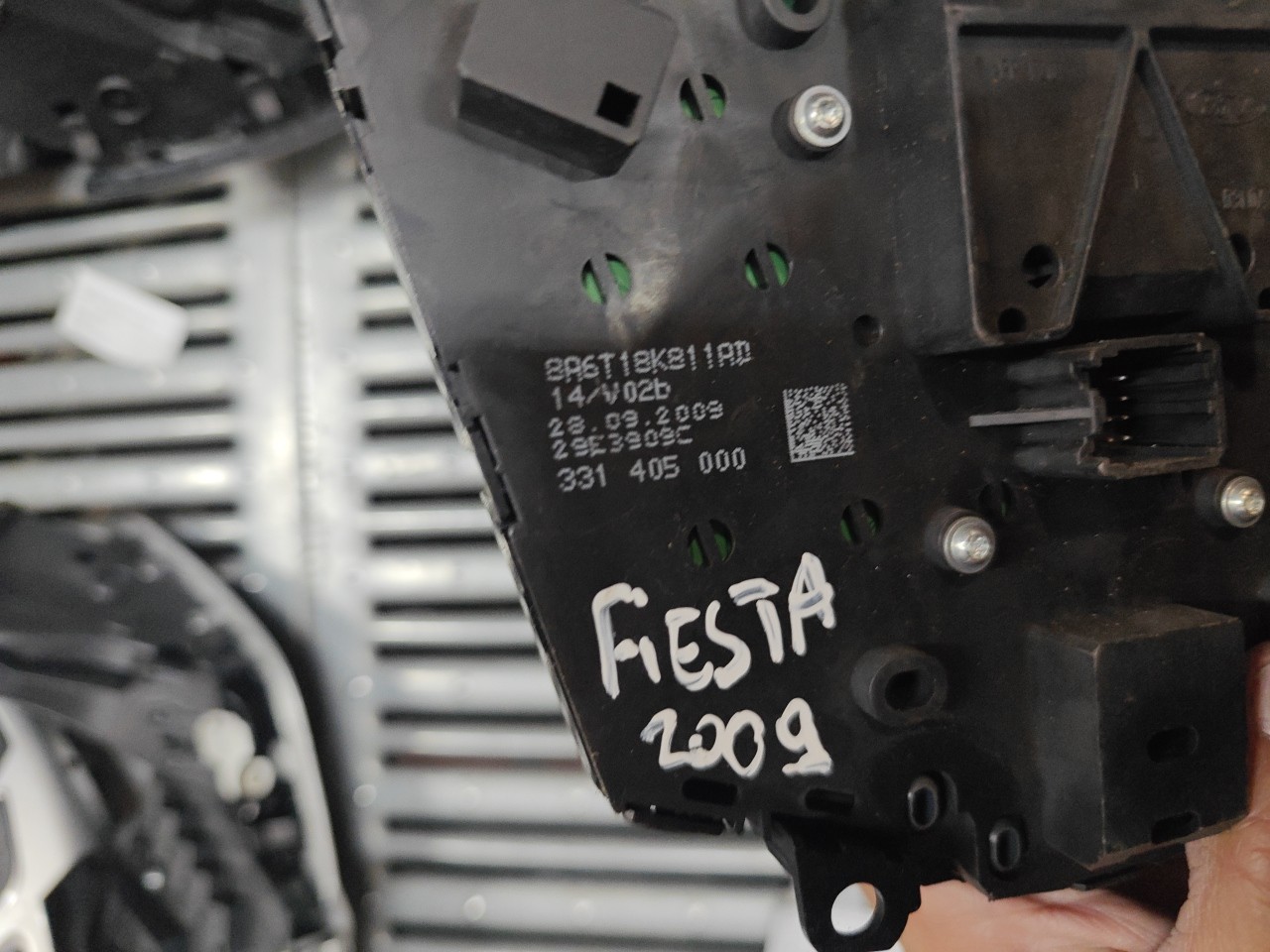 Comutador do Radio / Manete FORD FIESTA VI (CB1, CCN) | 08 -  Imagem-2 Comutador do Radio / Manete FORD FIESTA VI (CB1, CCN) | 08 -  Imagem-2