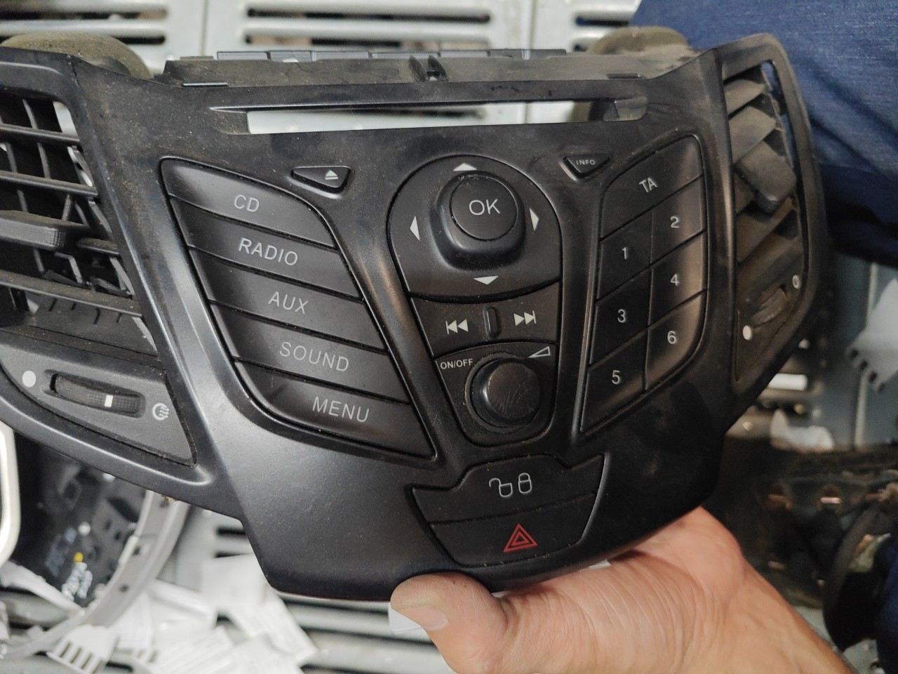 Comutador do Radio / Manete FORD FIESTA VI (CB1, CCN) | 08 -  Imagem-1 Comutador do Radio / Manete FORD FIESTA VI (CB1, CCN) | 08 -  Imagem-1