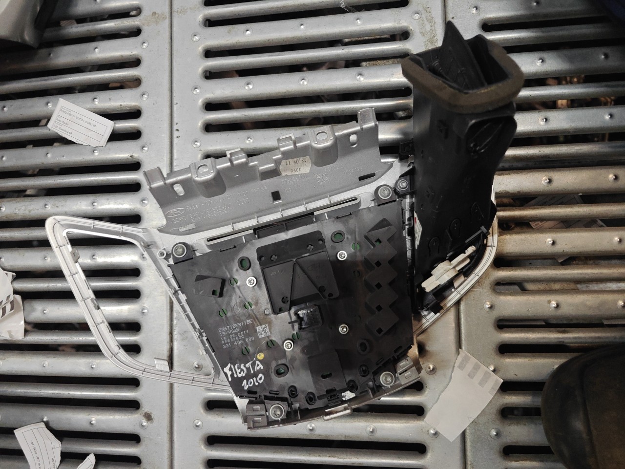 Comutador do Radio / Manete FORD FIESTA VI (CB1, CCN) | 08 -  Imagem-2 Comutador do Radio / Manete FORD FIESTA VI (CB1, CCN) | 08 -  Imagem-2