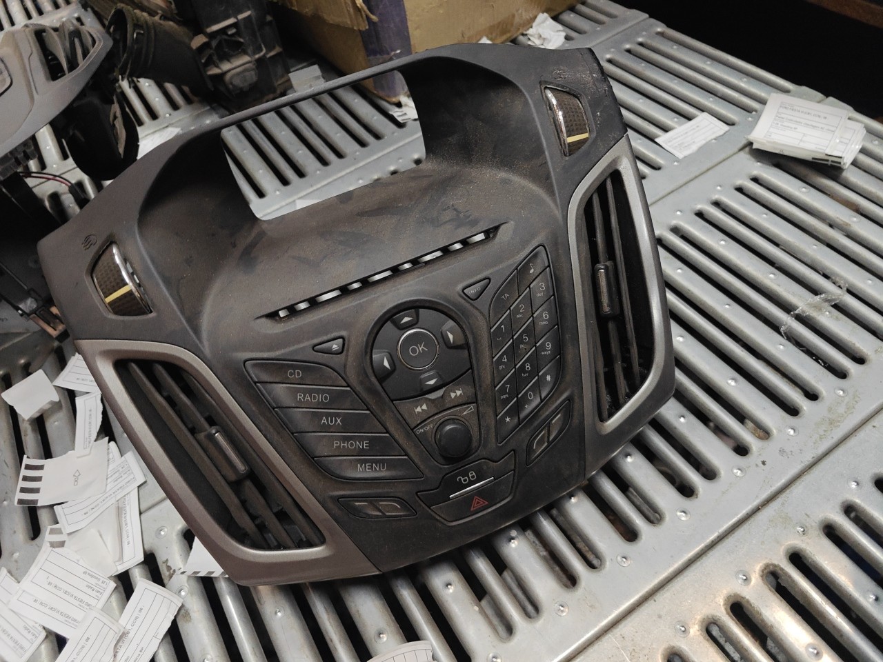 Comutador do Radio / Manete FORD FOCUS III | 10 - 