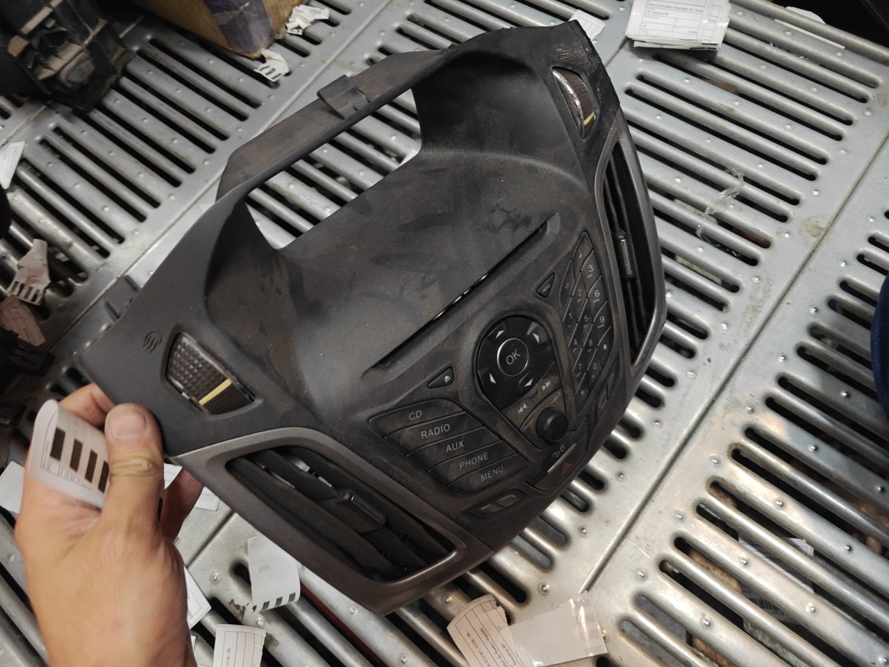 Comutador do Radio / Manete FORD FOCUS III | 10 -  Imagem-2 Comutador do Radio / Manete FORD FOCUS III | 10 -  Imagem-2