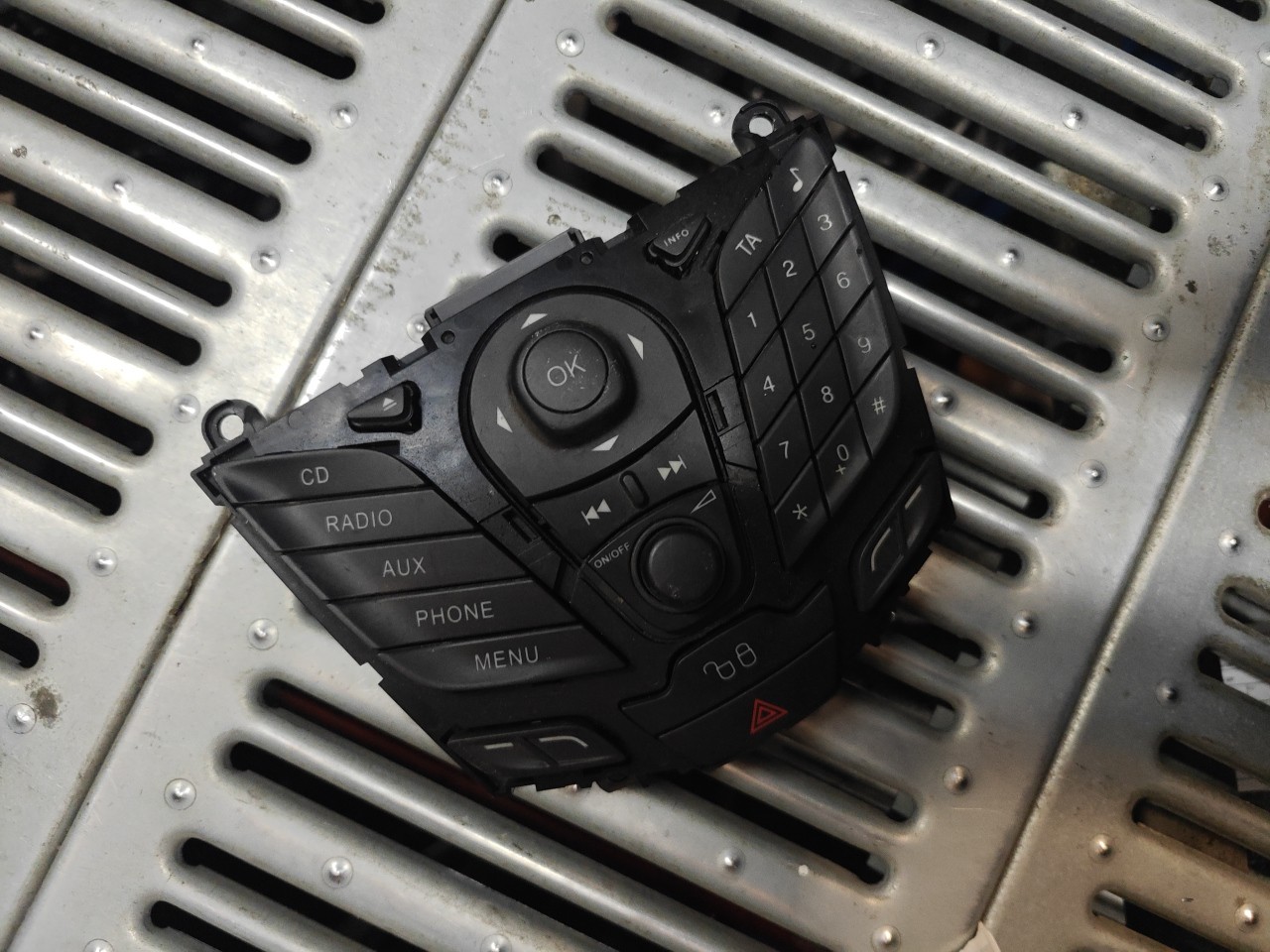 Comutador do Radio / Manete FORD FIESTA VI (CB1, CCN) | 08 - 