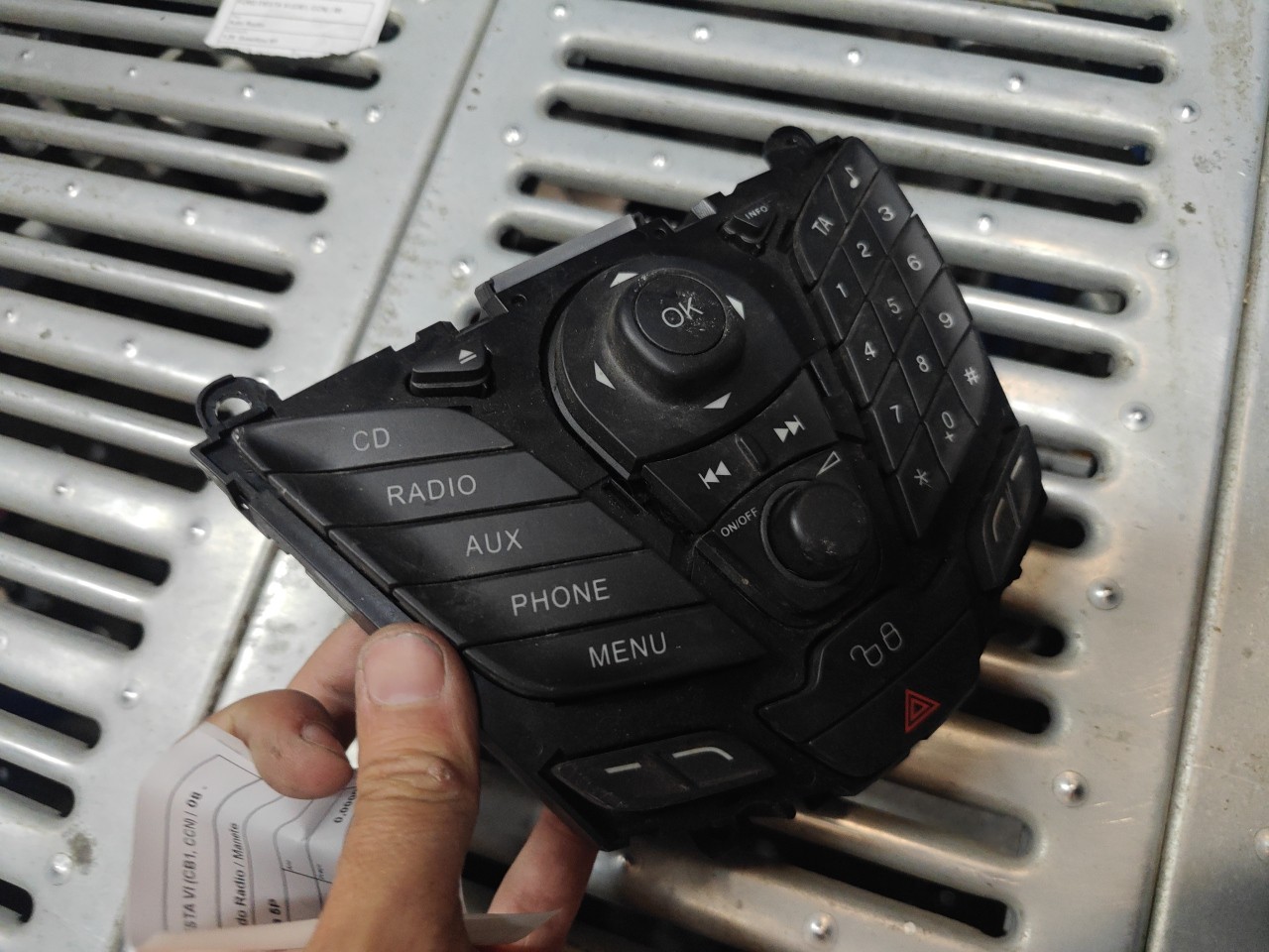 Comutador do Radio / Manete FORD FIESTA VI (CB1, CCN) | 08 -  Imagem-1 Comutador do Radio / Manete FORD FIESTA VI (CB1, CCN) | 08 -  Imagem-1