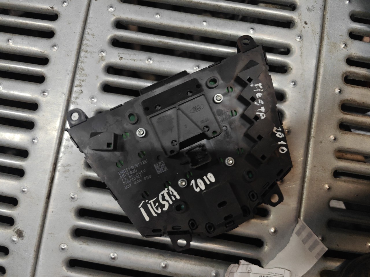 Comutador do Radio / Manete FORD FIESTA VI (CB1, CCN) | 08 -  Imagem-2 Comutador do Radio / Manete FORD FIESTA VI (CB1, CCN) | 08 -  Imagem-2