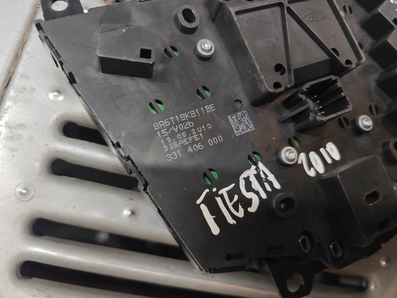 Comutador do Radio / Manete FORD FIESTA VI (CB1, CCN) | 08 -  Imagem-3 Comutador do Radio / Manete FORD FIESTA VI (CB1, CCN) | 08 -  Imagem-3