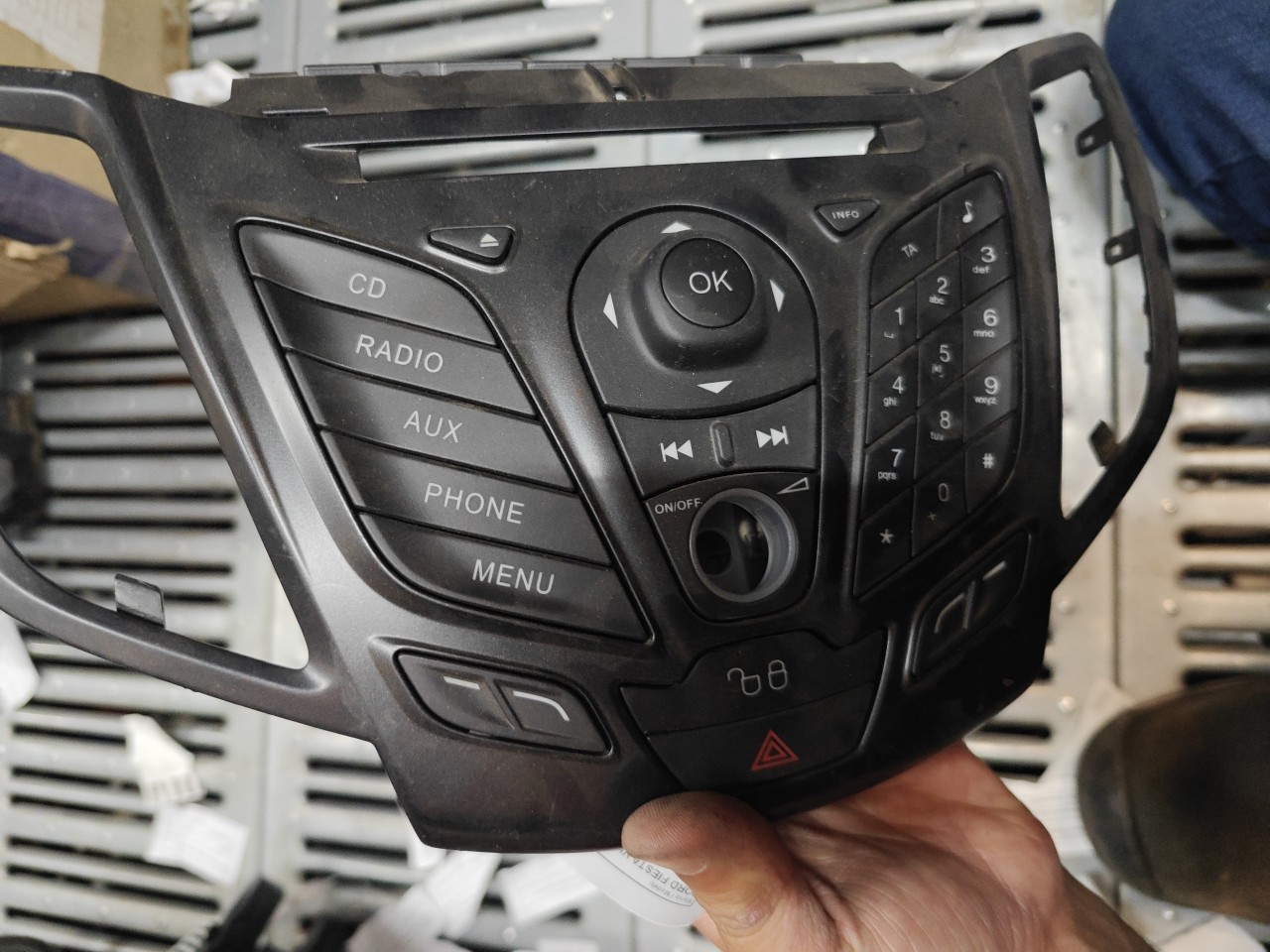 Comutador do Radio / Manete FORD FIESTA VI (CB1, CCN) | 08 -  Imagem-1 Comutador do Radio / Manete FORD FIESTA VI (CB1, CCN) | 08 -  Imagem-1