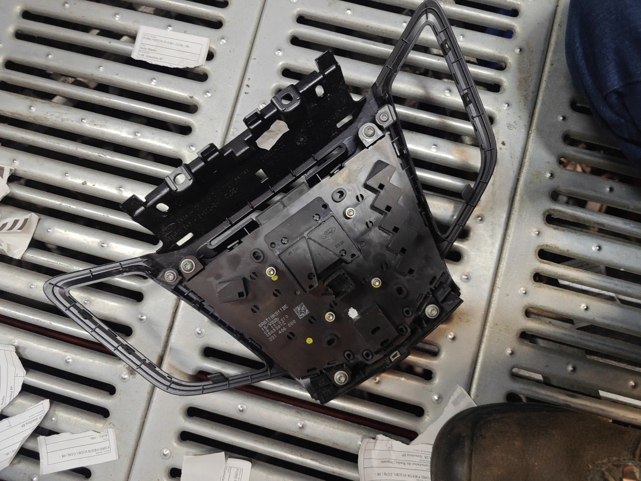 Comutador do Radio / Manete FORD FIESTA VI (CB1, CCN) | 08 -  Imagem-2 Comutador do Radio / Manete FORD FIESTA VI (CB1, CCN) | 08 -  Imagem-2