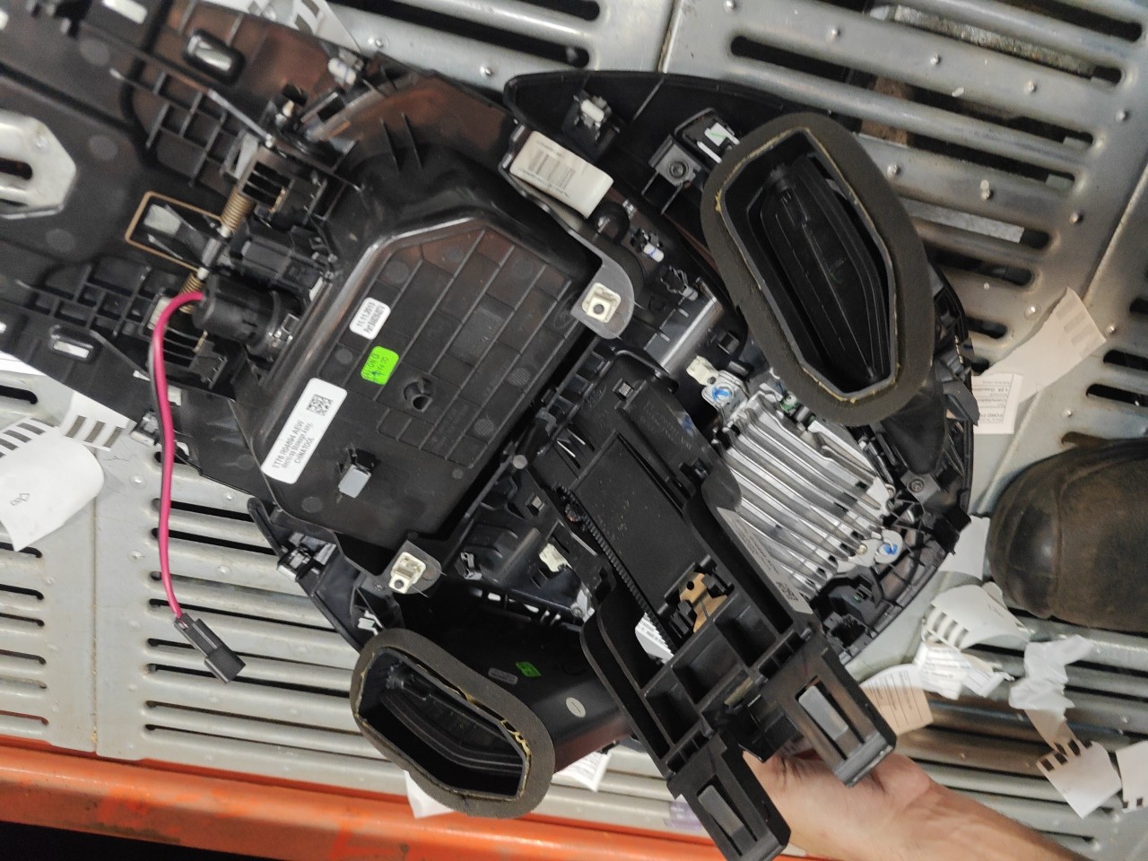 Comutador do Radio / Manete FORD TOURNEO COURIER B460 Kombi | 14 -  Imagem-4 Comutador do Radio / Manete FORD TOURNEO COURIER B460 Kombi | 14 -  Imagem-4