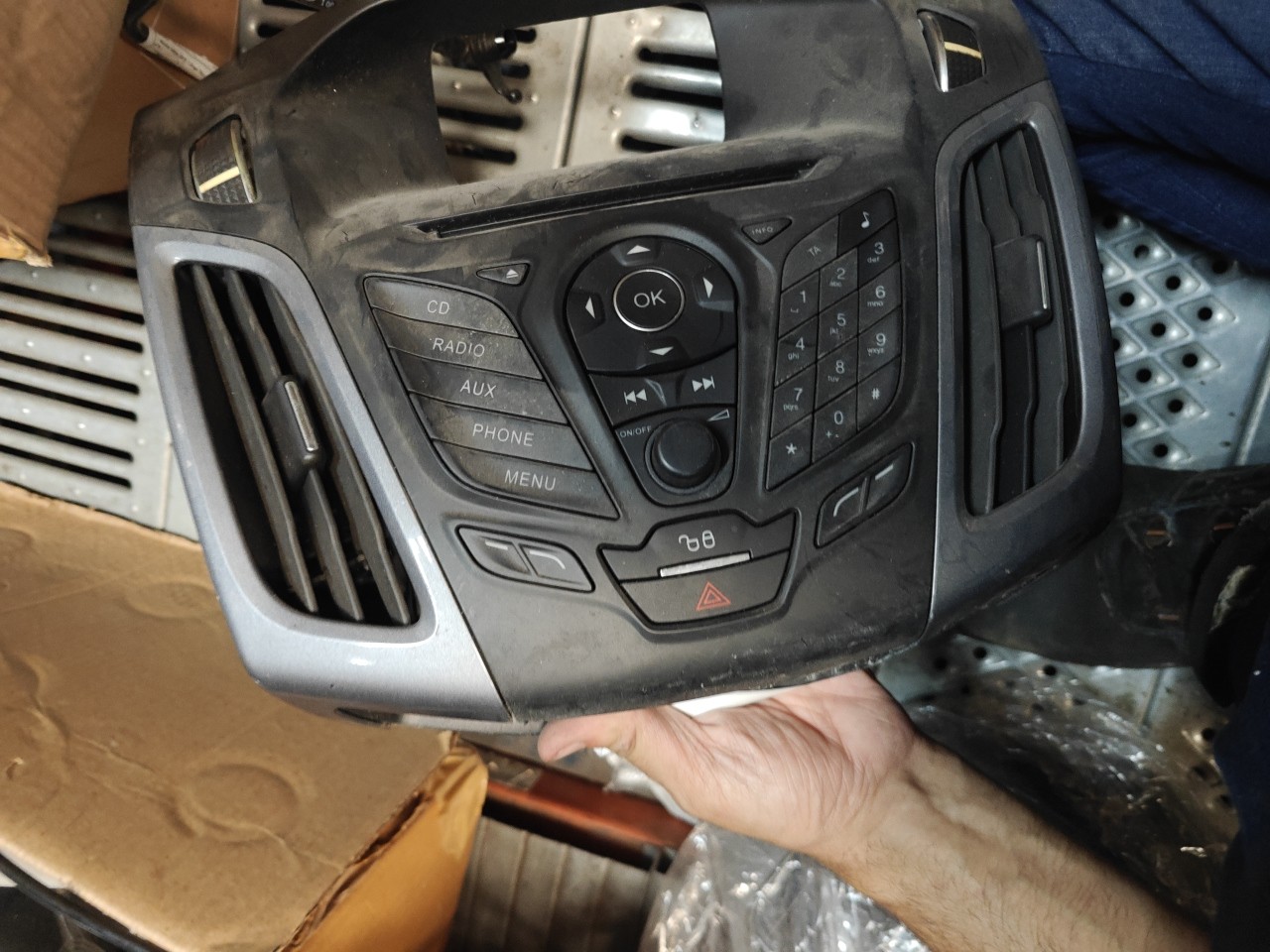 Comutador do Radio / Manete FORD FOCUS III | 10 -  Imagem-1 Comutador do Radio / Manete FORD FOCUS III | 10 -  Imagem-1