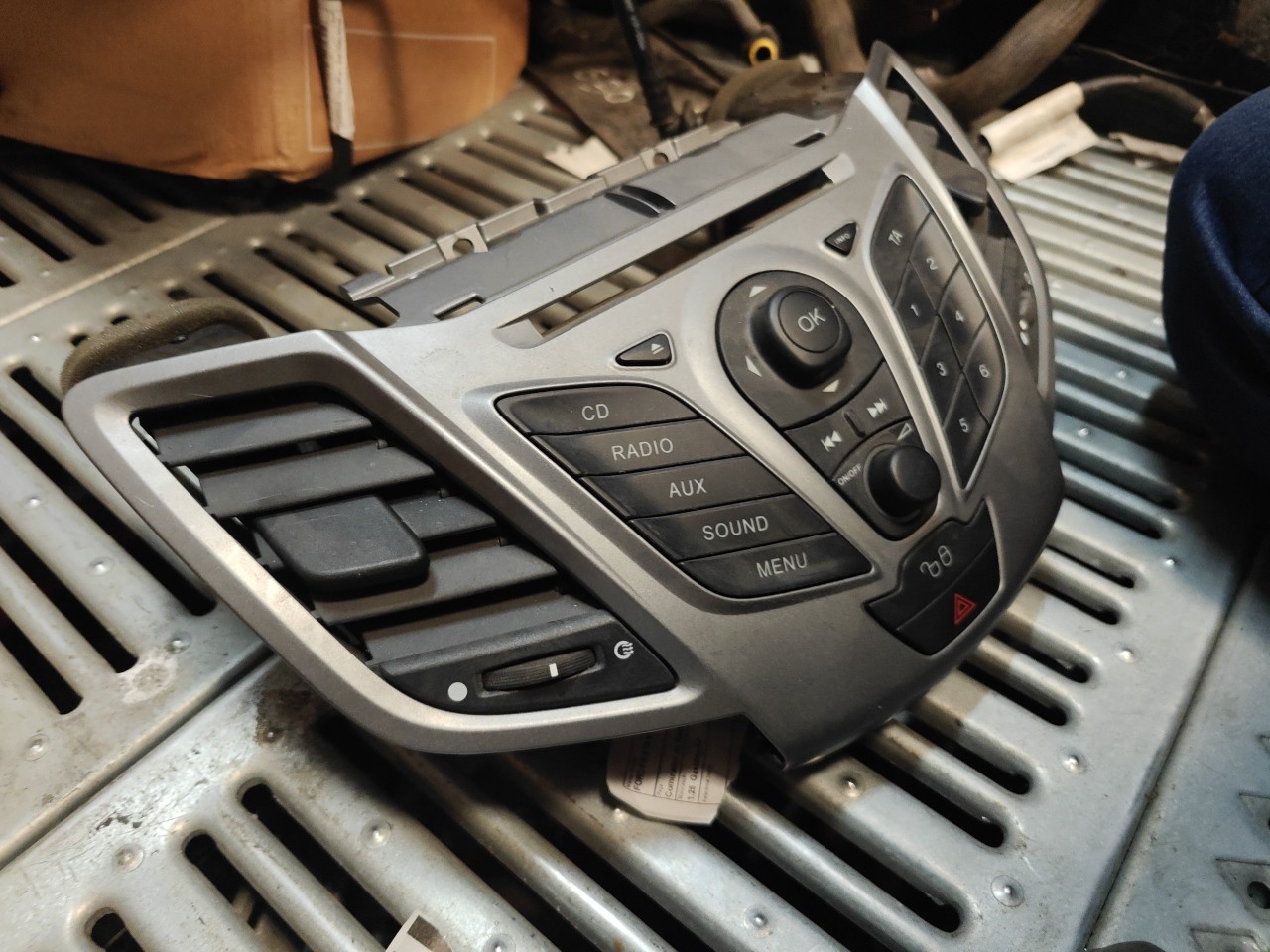 Comutador do Radio / Manete FORD FIESTA VI (CB1, CCN) | 08 -  Imagem-1