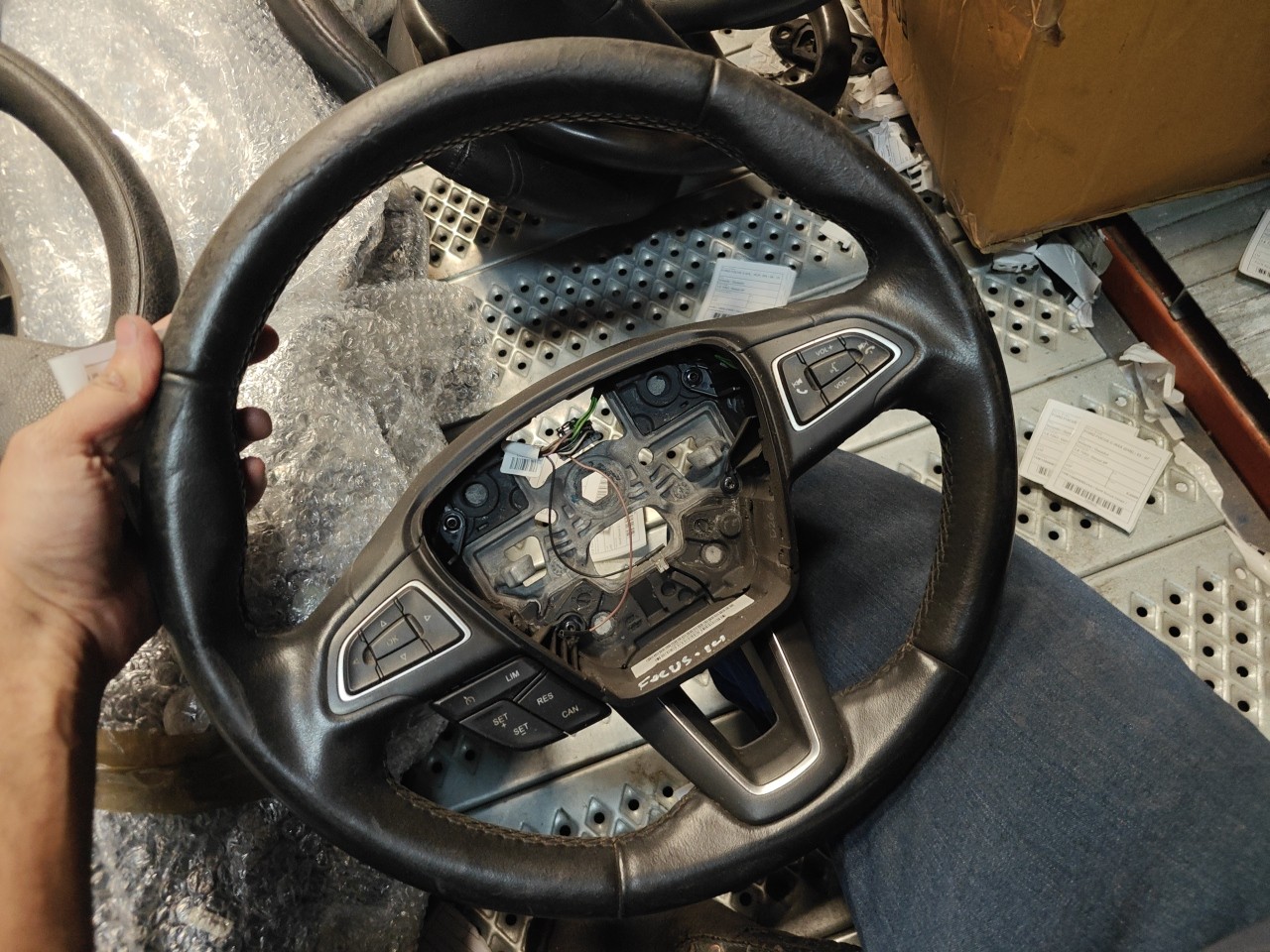 volant FORD FOCUS III | 10 - 