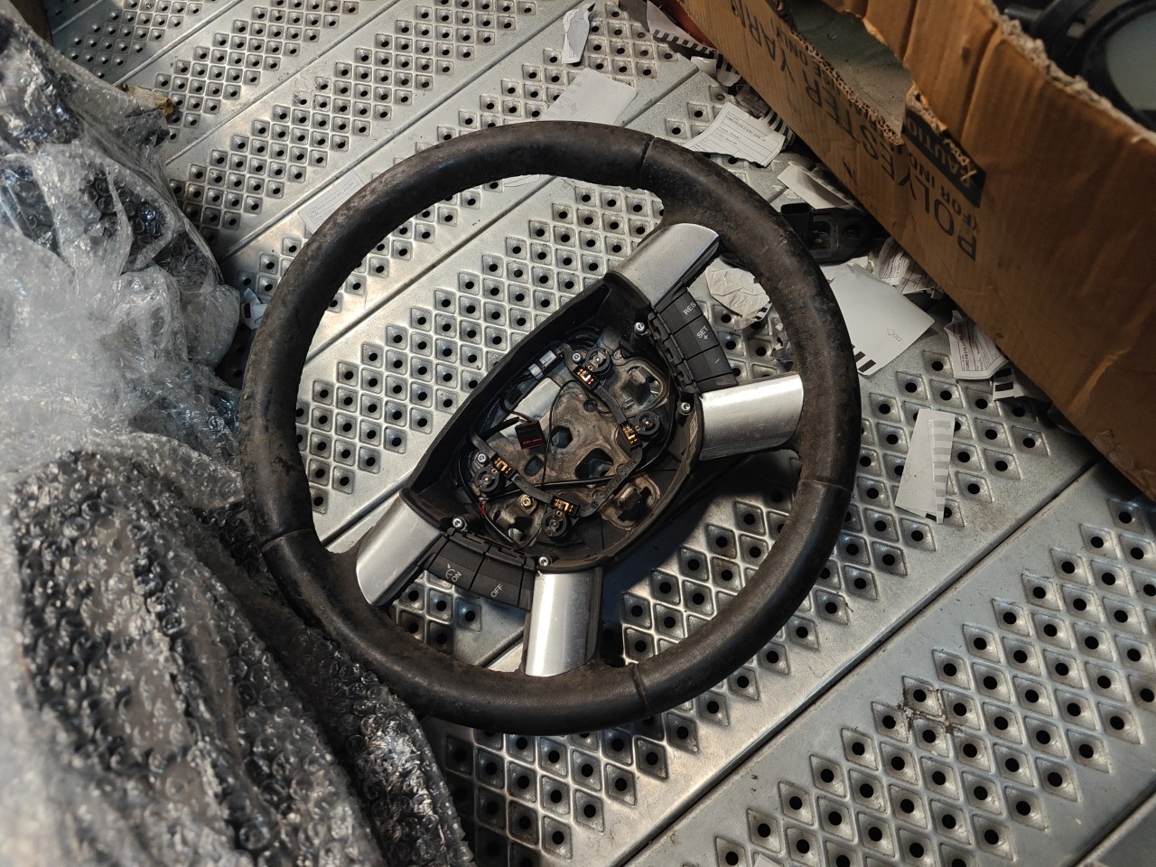 volant FORD FOCUS II (DA_, HCP, DP) | 04 - 13