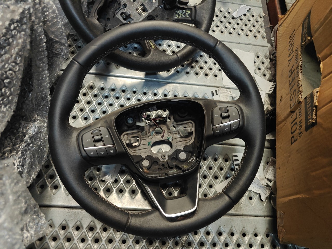 Volante / Guiador FORD FIESTA VII | 17 - 