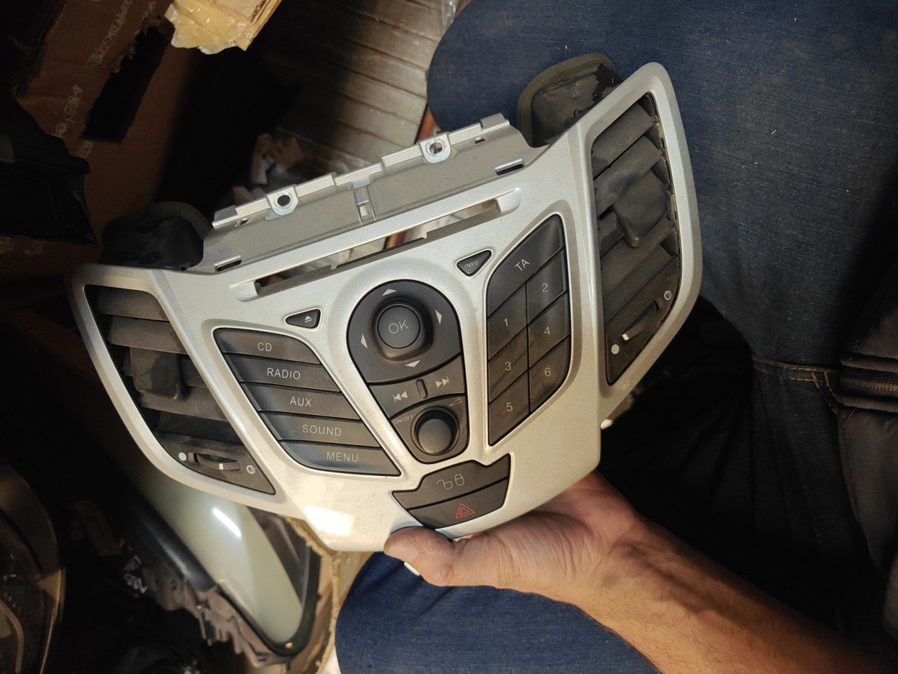Comutador do Radio / Manete FORD FIESTA VI (CB1, CCN) | 08 - 