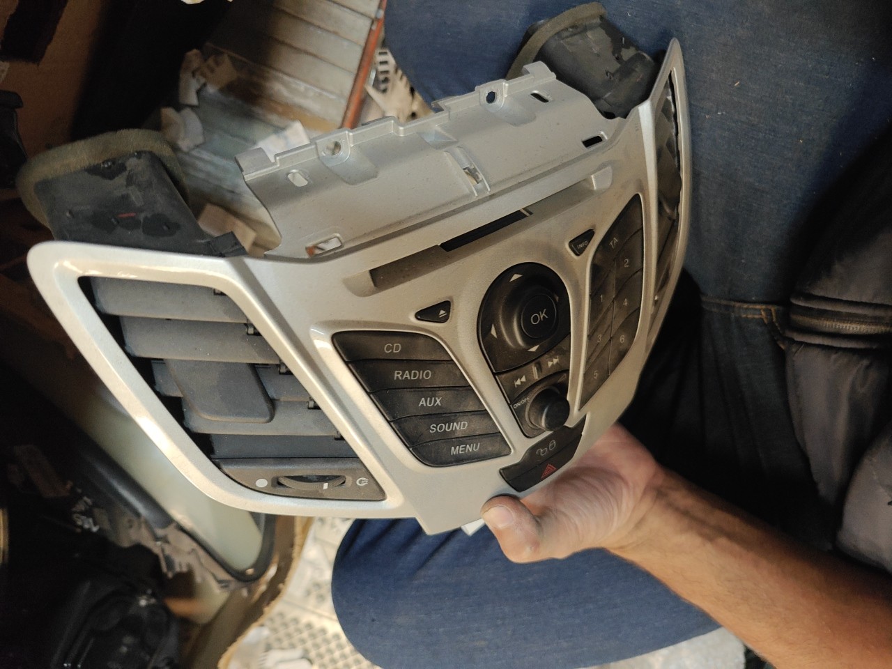 Comutador do Radio / Manete FORD FIESTA VI (CB1, CCN) | 08 -  Imagem-1 Comutador do Radio / Manete FORD FIESTA VI (CB1, CCN) | 08 -  Imagem-1