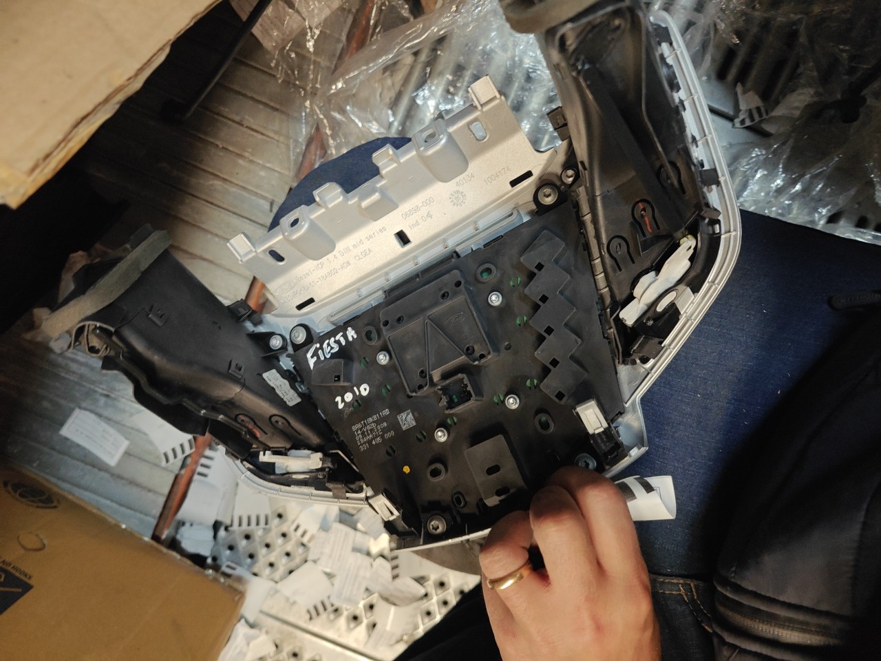 Comutador do Radio / Manete FORD FIESTA VI (CB1, CCN) | 08 -  Imagem-2 Comutador do Radio / Manete FORD FIESTA VI (CB1, CCN) | 08 -  Imagem-2