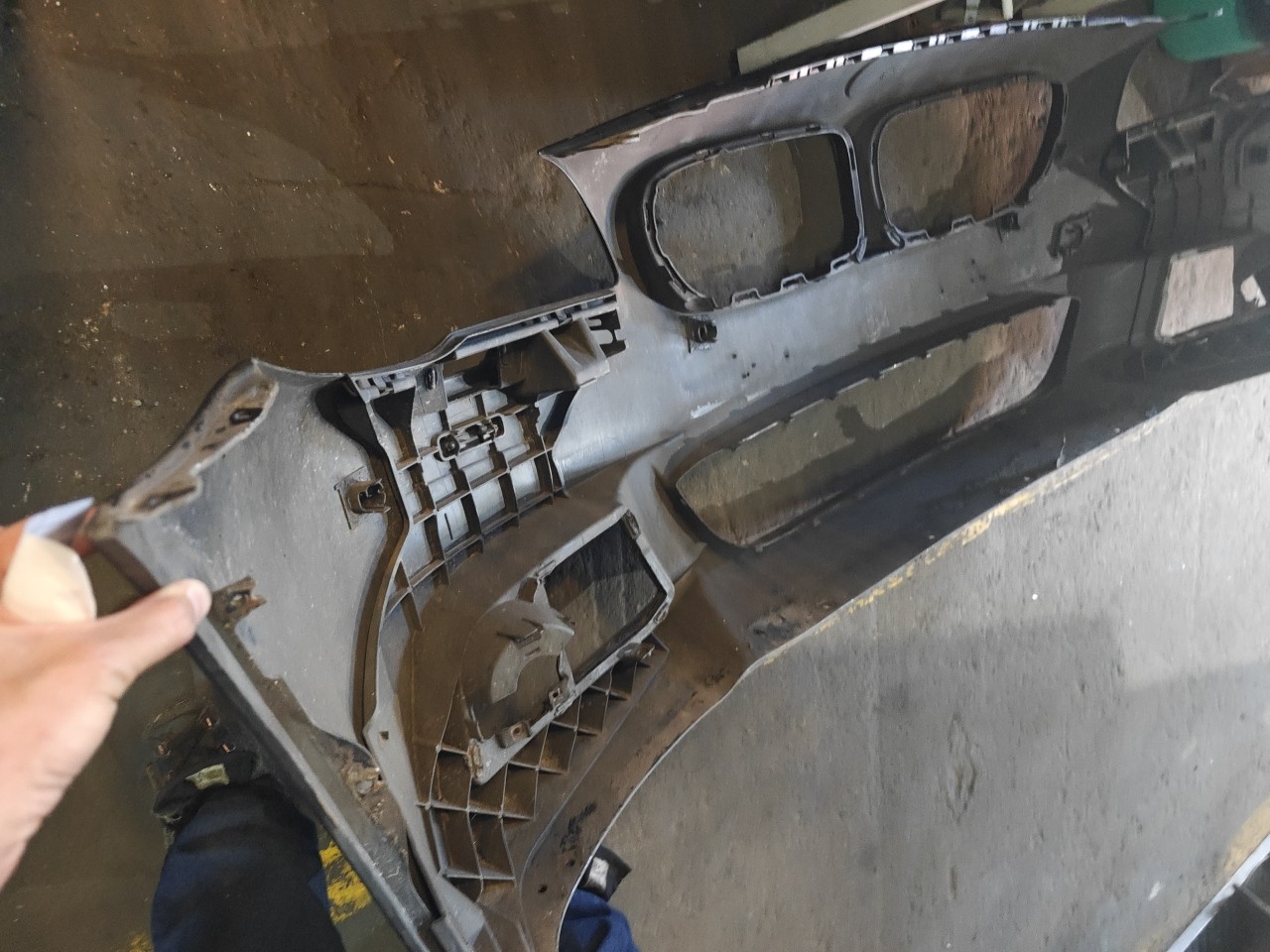 Parachoques Frente / Para Choques Frontal nu BMW 5 (F10) | 09 - 16 Imagem-13