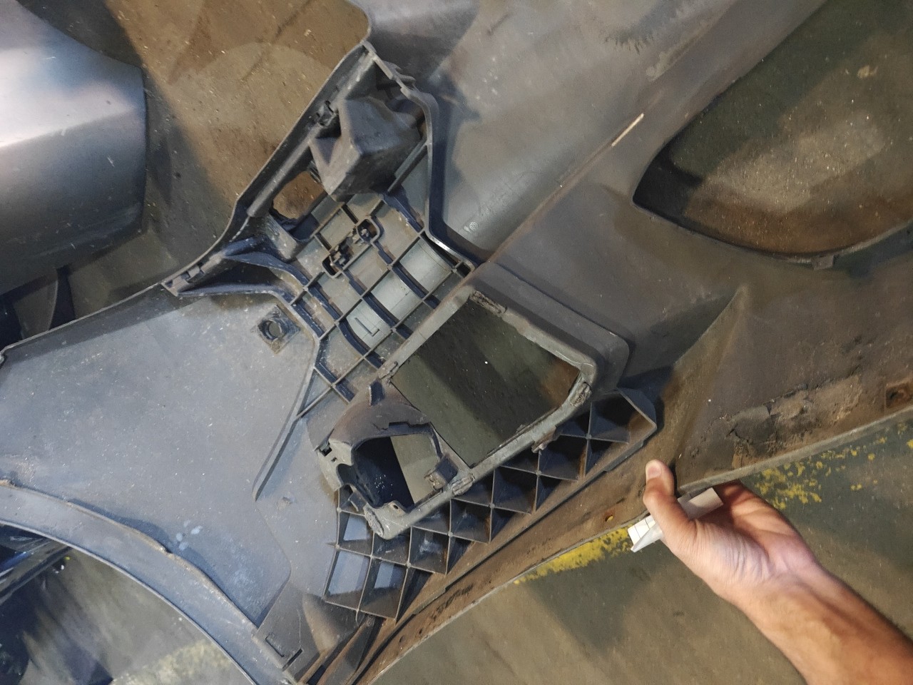 Parachoques Frente / Para Choques Frontal nu BMW 5 (F10) | 09 - 16 Imagem-14