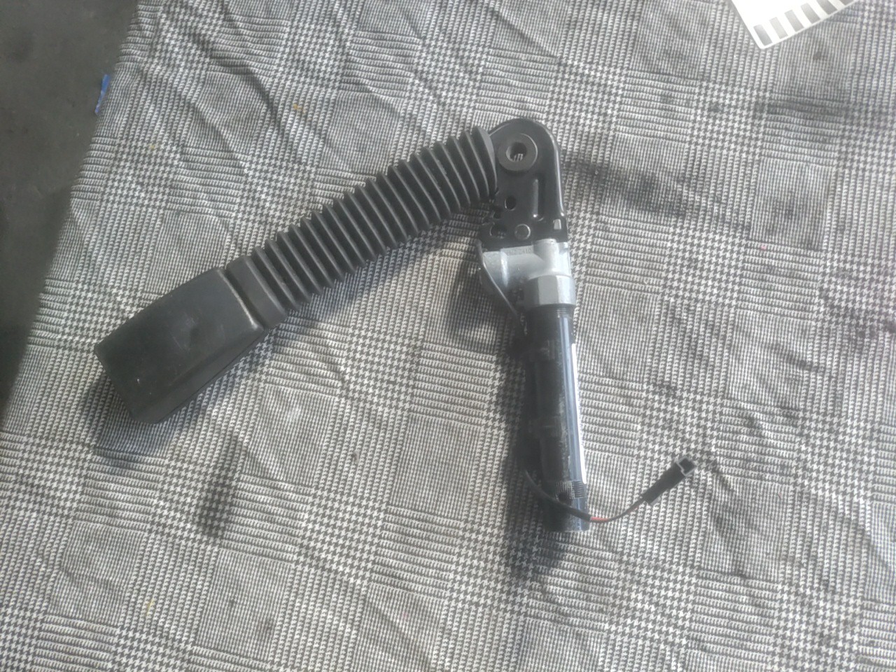 Pretensor / Encaixe Cinto Frente Direito BMW 5 Touring (F11) | 09 - 17