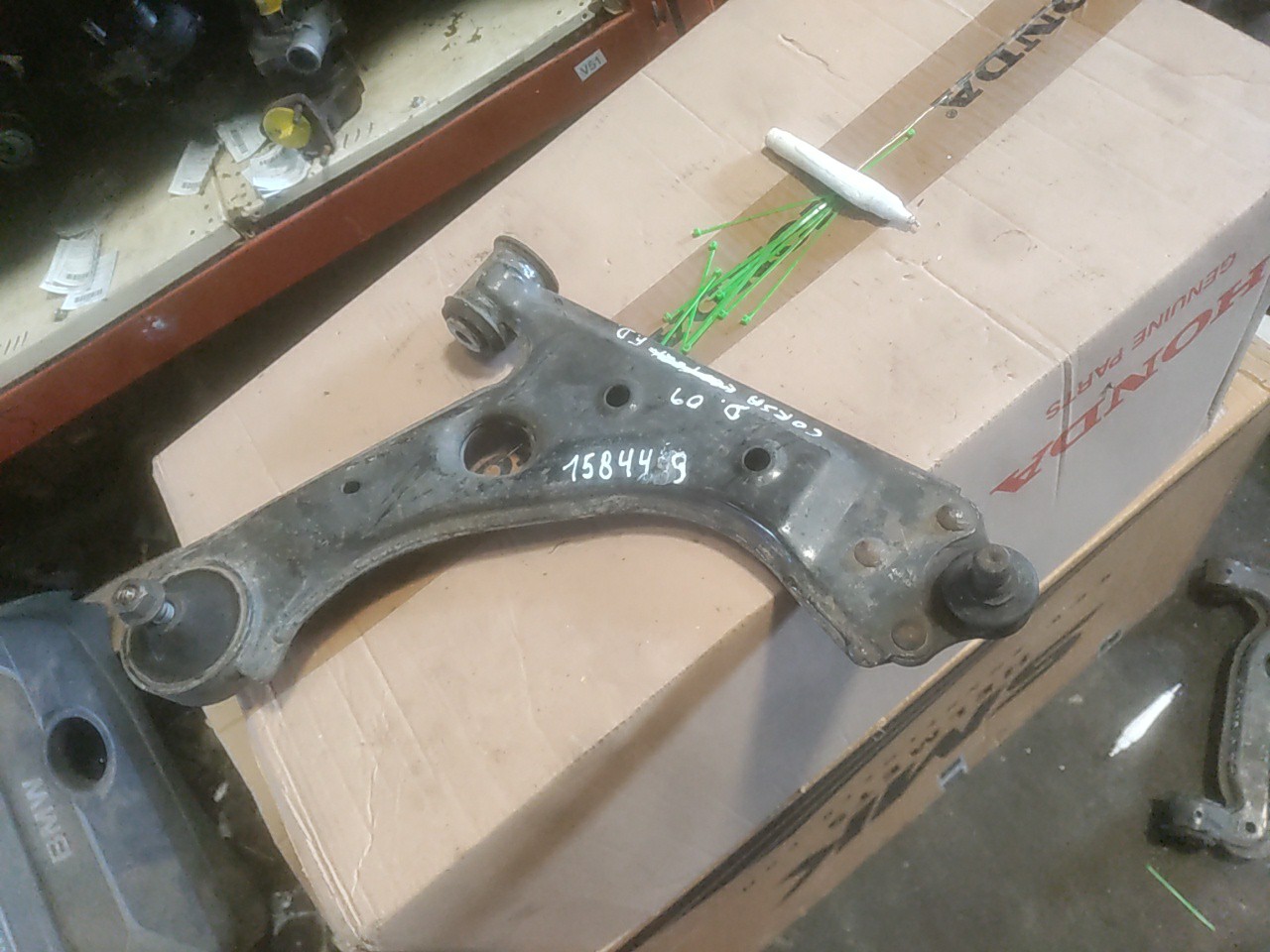 Braço de Suspensão Inferior Frente Esquerdo OPEL CORSA C (X01) | 00 - 09