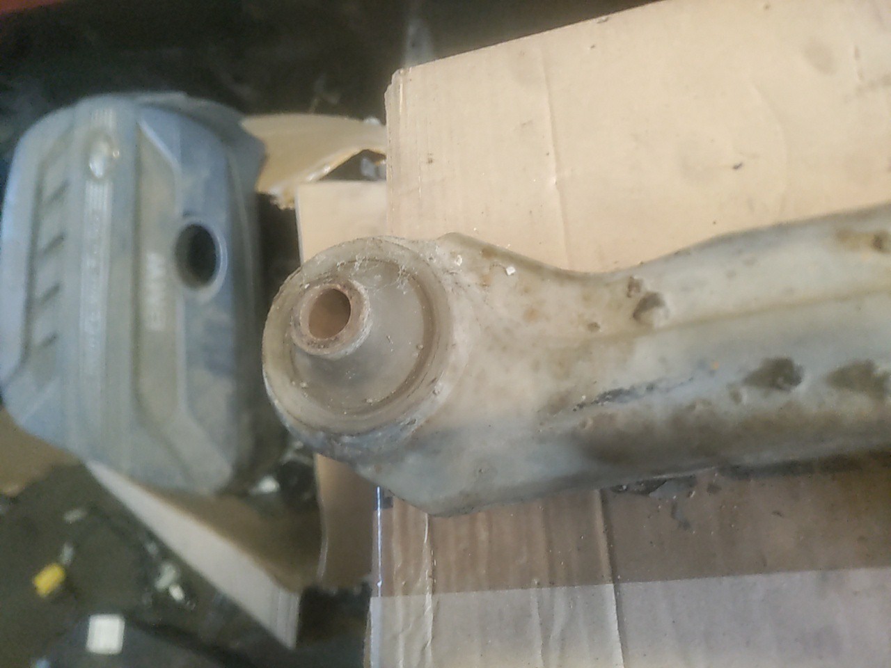 Braço de Suspensão Inferior Frente Direito OPEL VECTRA A (J89) | 88 - 95 Imagem-2 Braço de Suspensão Inferior Frente Direito OPEL VECTRA A (J89) | 88 - 95 Imagem-2