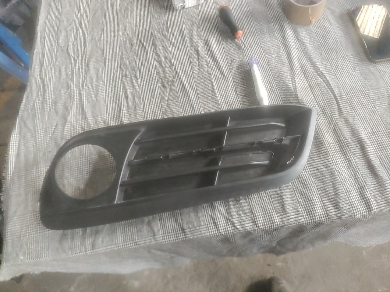 Grelha do Farol de Nevoeiro Frente Esquerdo BMW 5 (F10) | 09 - 16