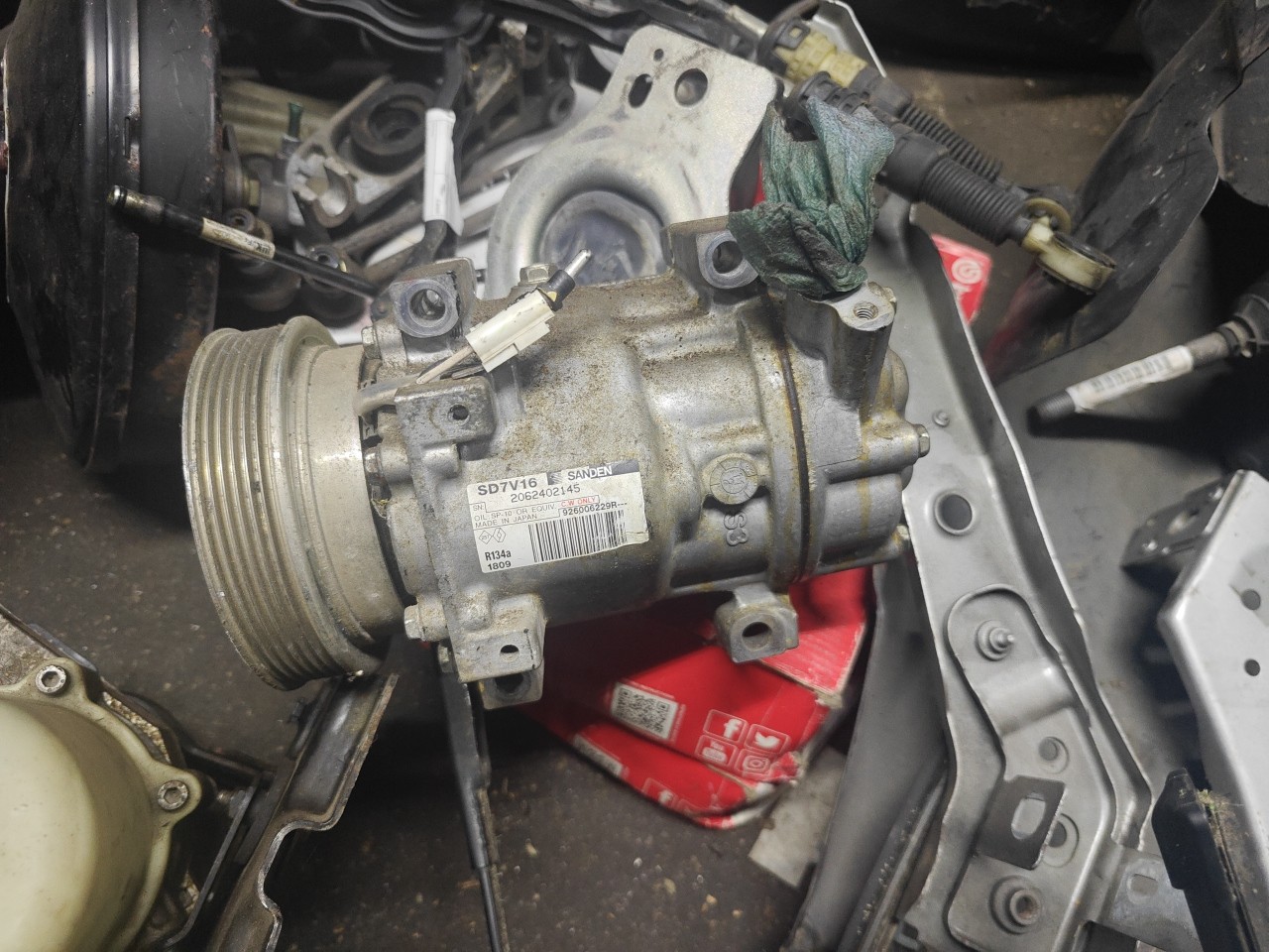 Compressor de Ar condicionado AC DACIA DUSTER (HS_) | 10 - 18