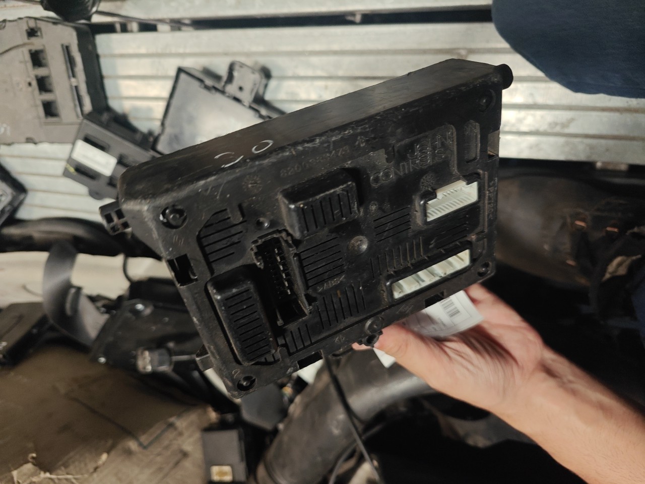 Caixa de Fusiveis / Reles / BSI / SAM RENAULT CLIO III (BR0/1, CR0/1) | 05 -  Imagem-3